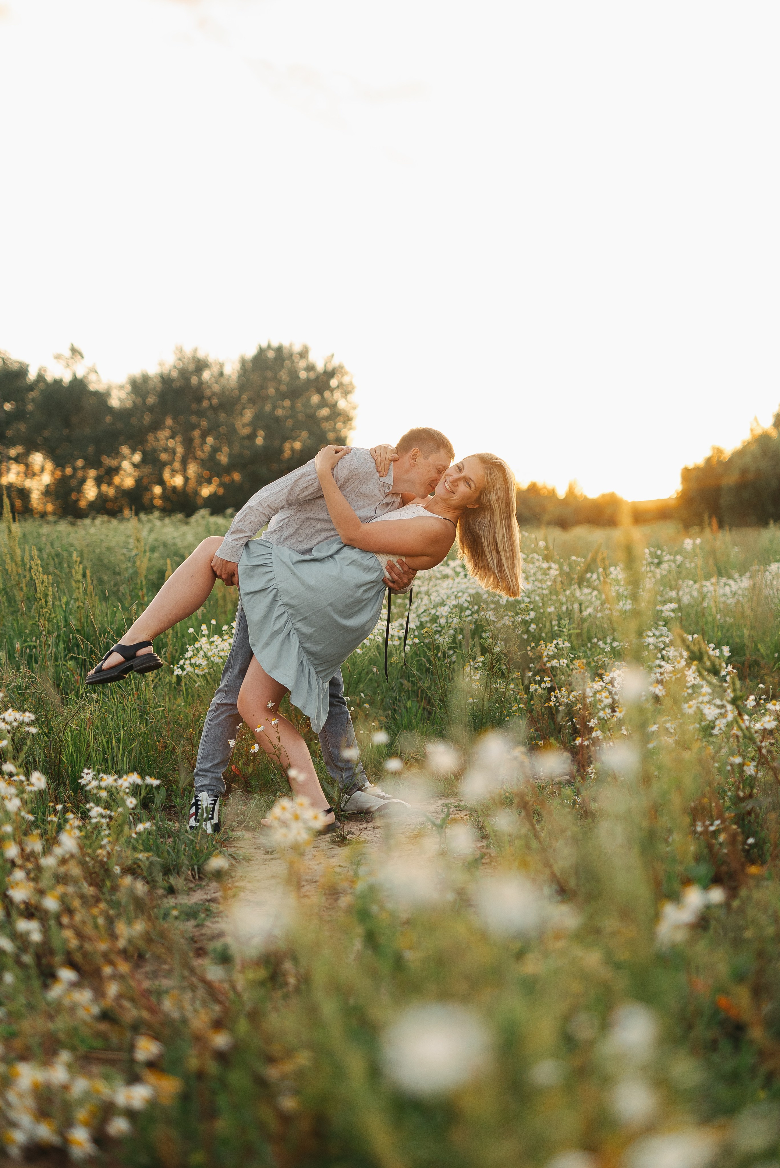 Фотосессия в ромашковом поле. Семейный детский фотограф. Фотосессия в Минске