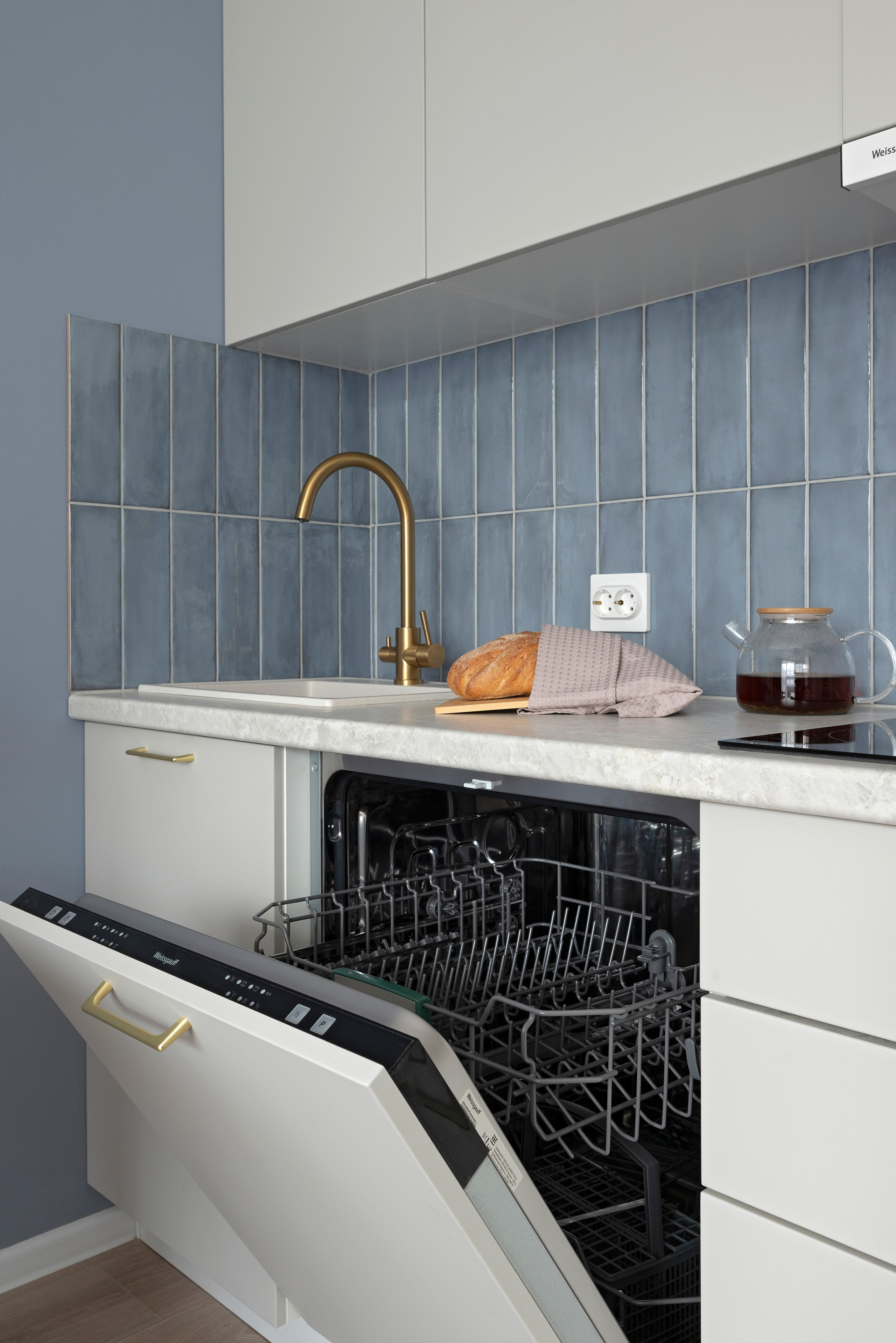 Любоград. Главная