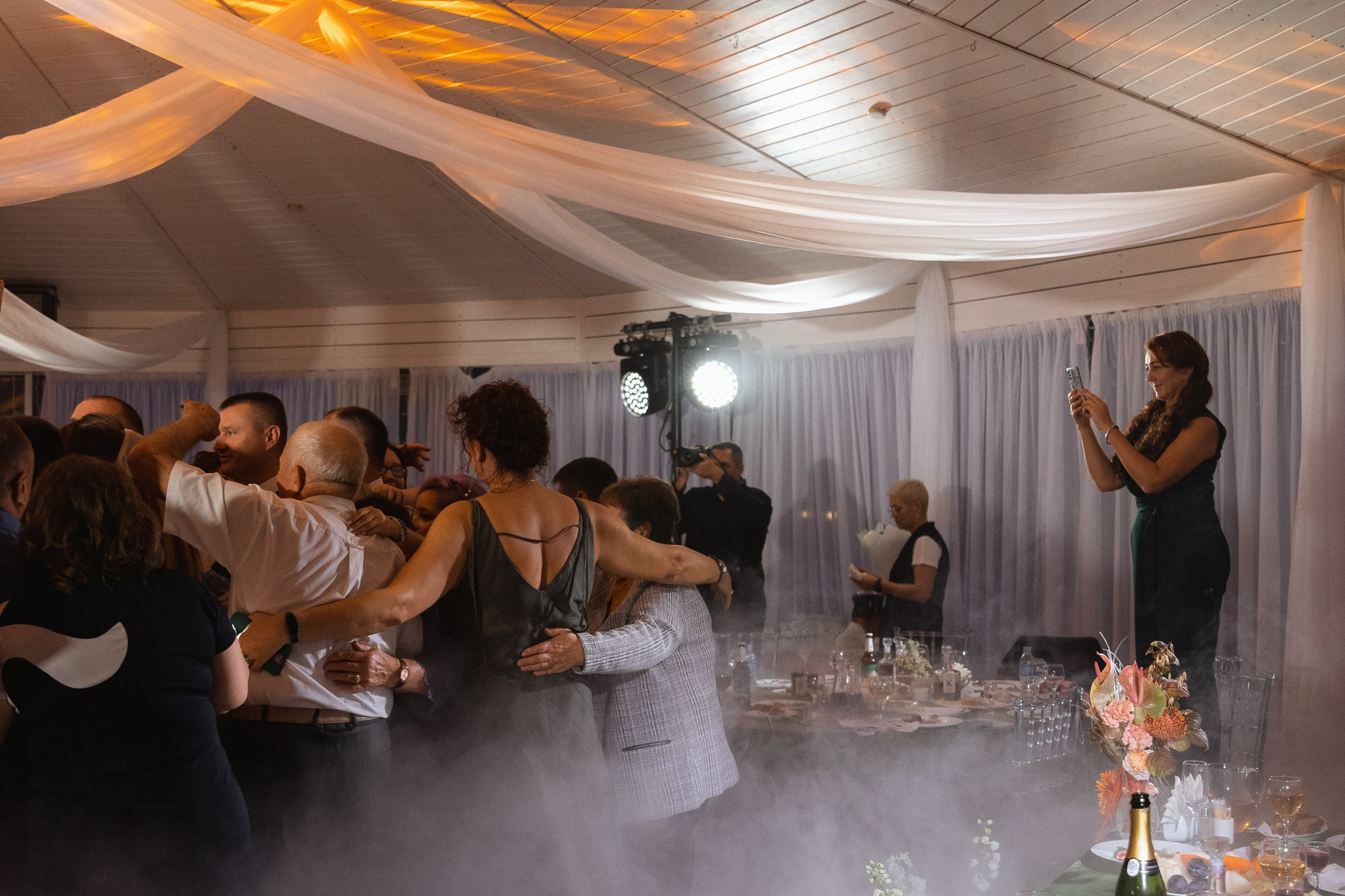 Two people swiped right. Свадебный фотограф Ярославль, Рыбинск