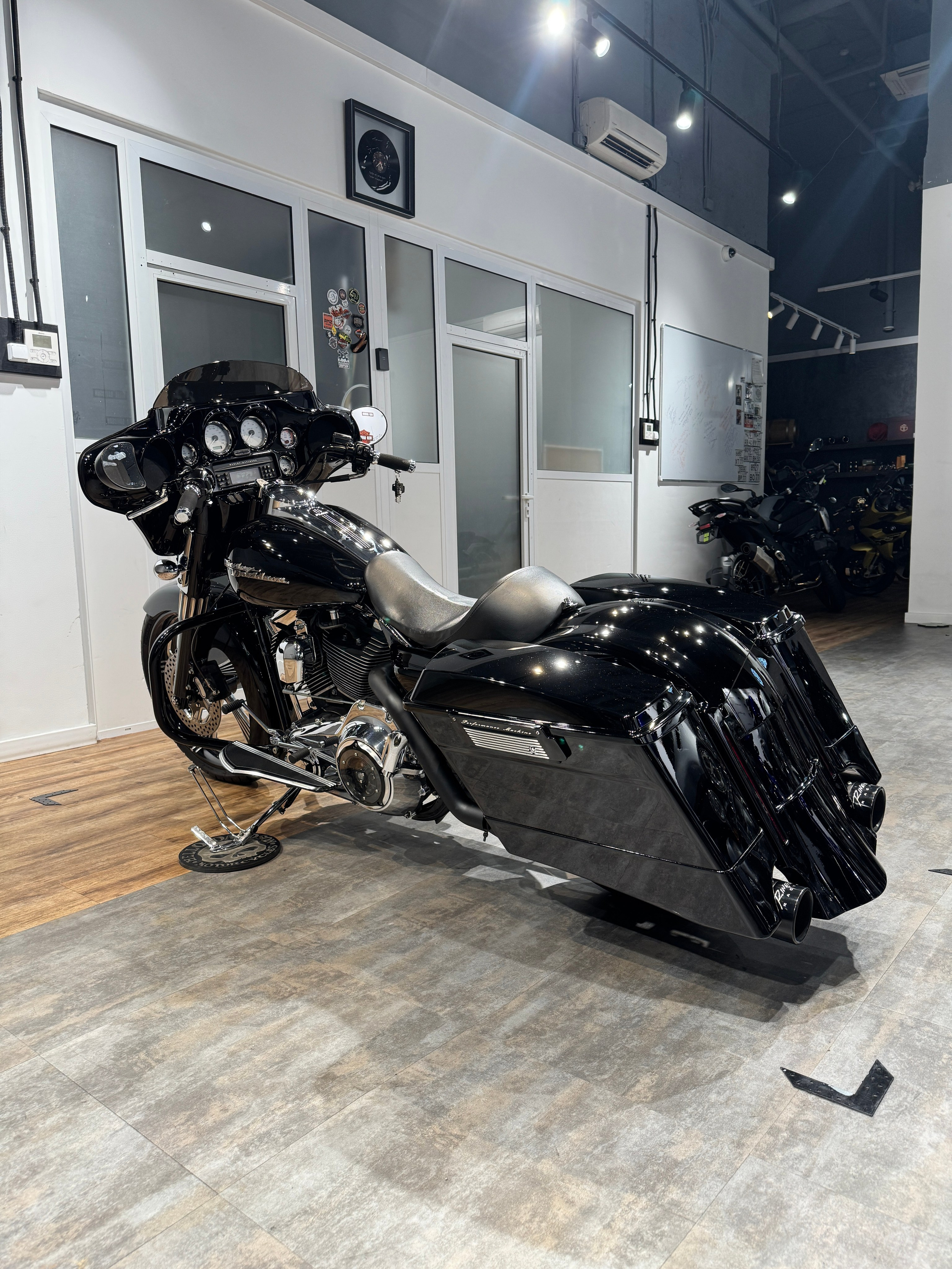 Мотоциклы Harley-Davidson HD Street Glide Bagger (Touring)  — купить мотоцикл. Hello Davidson, Москва. Только хорошие мотоциклы…