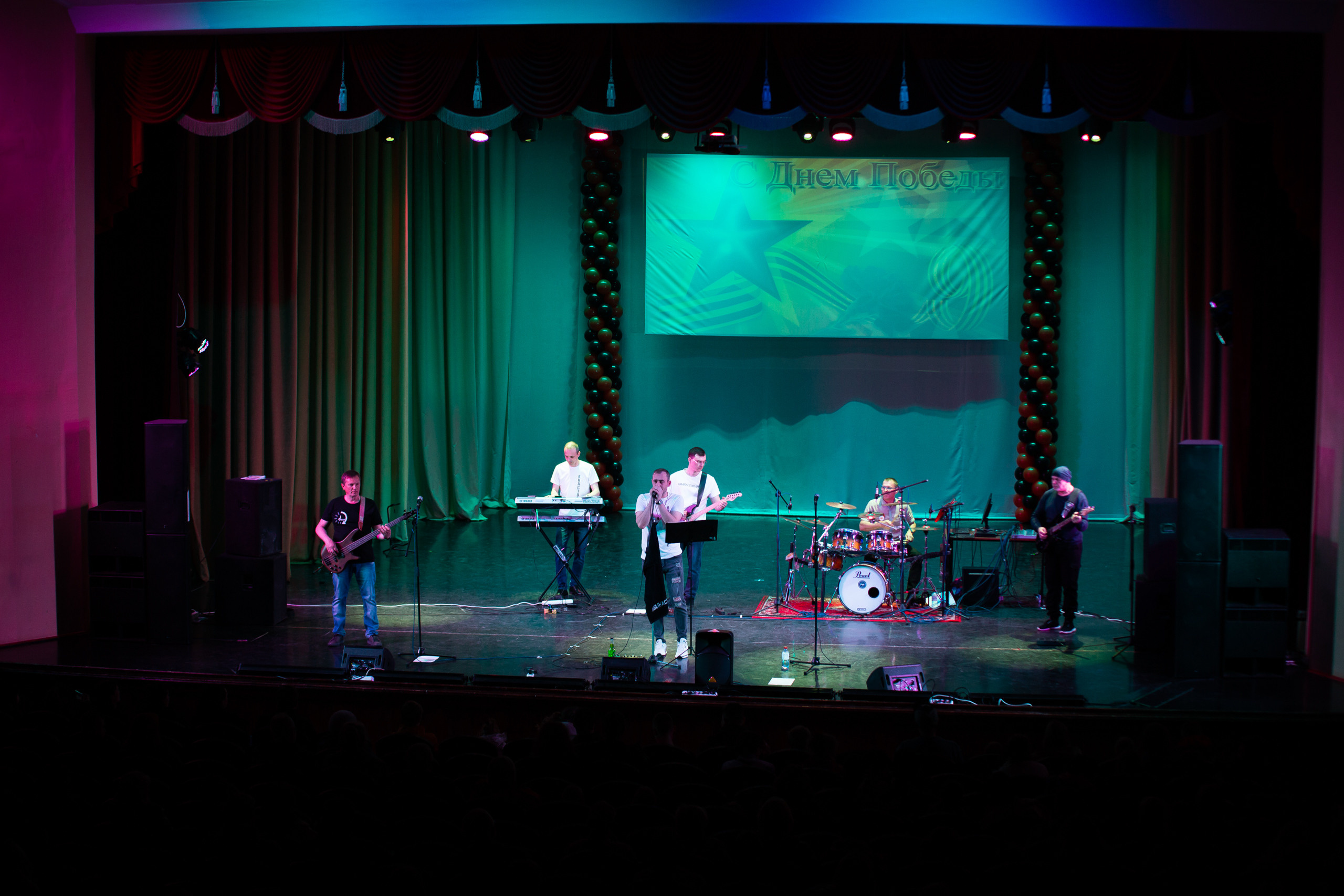 КОНЦЕРТ 9 МАЯ — " НАСТОЯЩЕЕ «,» ВРЕМЯ ". Профессиональный фотограф в Мценске и Орловской области