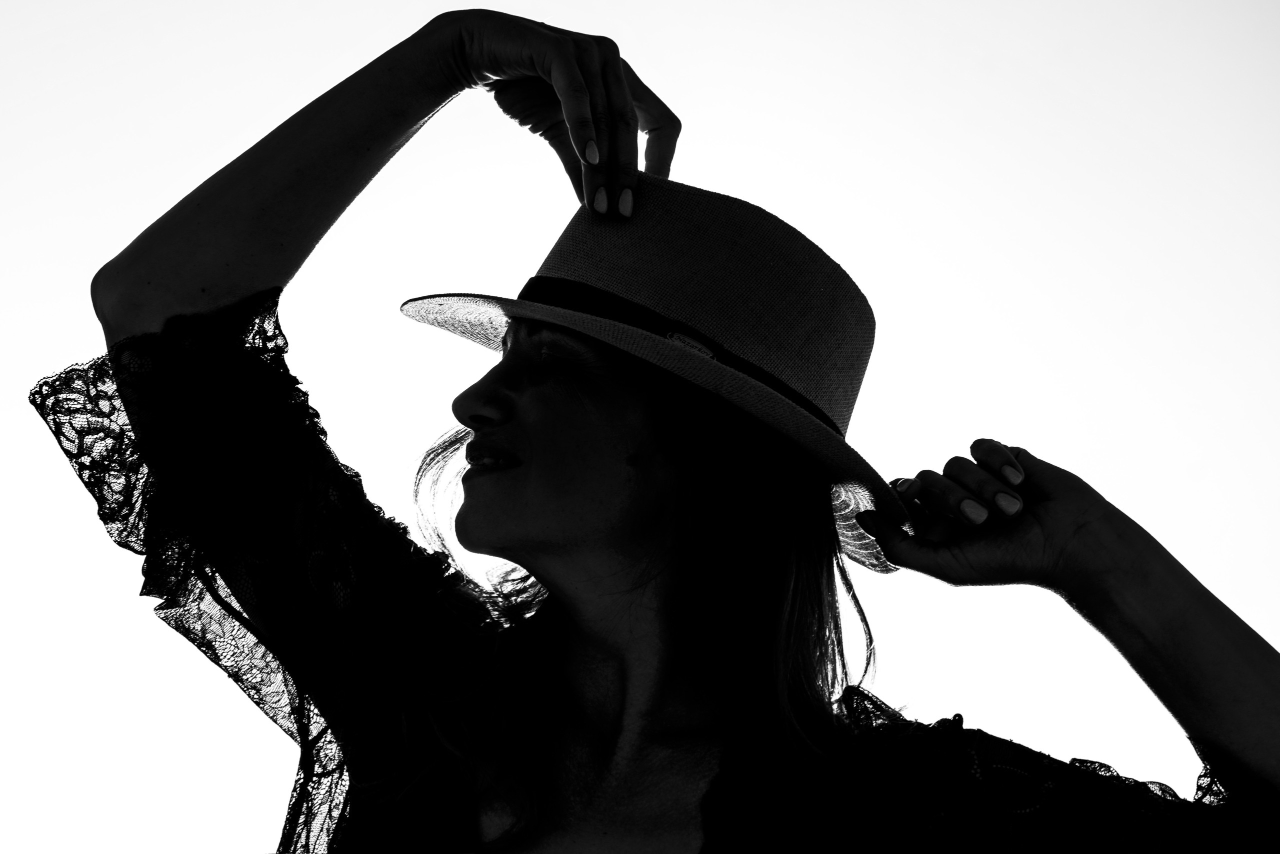 Ярослава. Спасибо за проявленный интерес к моему творчеству! Меня зовут Россохат