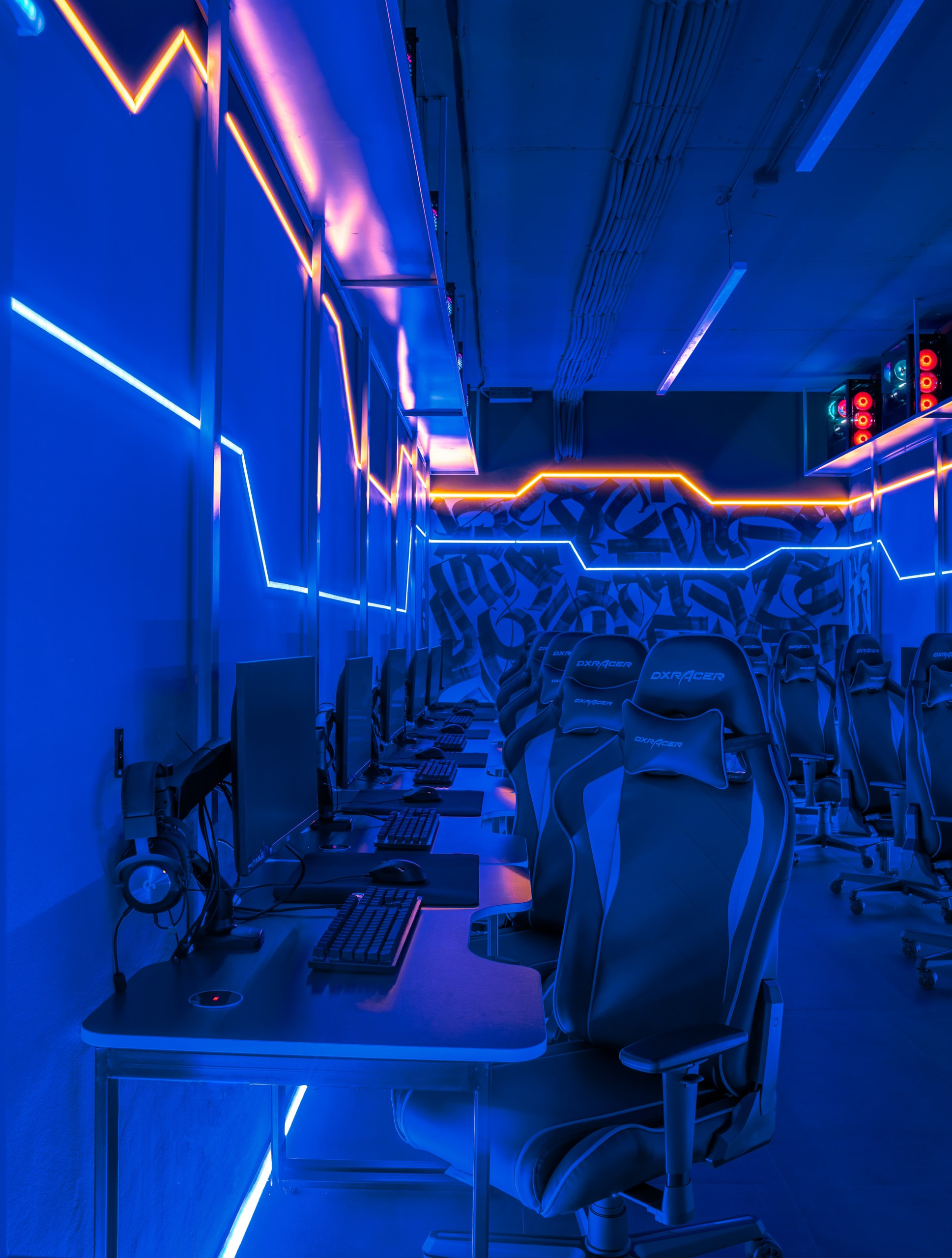 Второй компьютерный клуб "Provoda" - Интерьерный фотограф Коваль Илья. Коваль Илья — Интерьерный и архитектурный фотограф