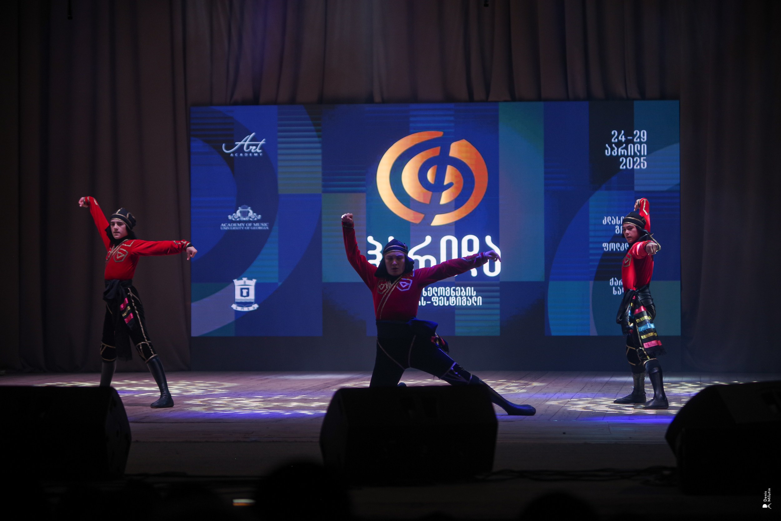 Танцы в Хоби. Портретный фотограф Денис Милютин