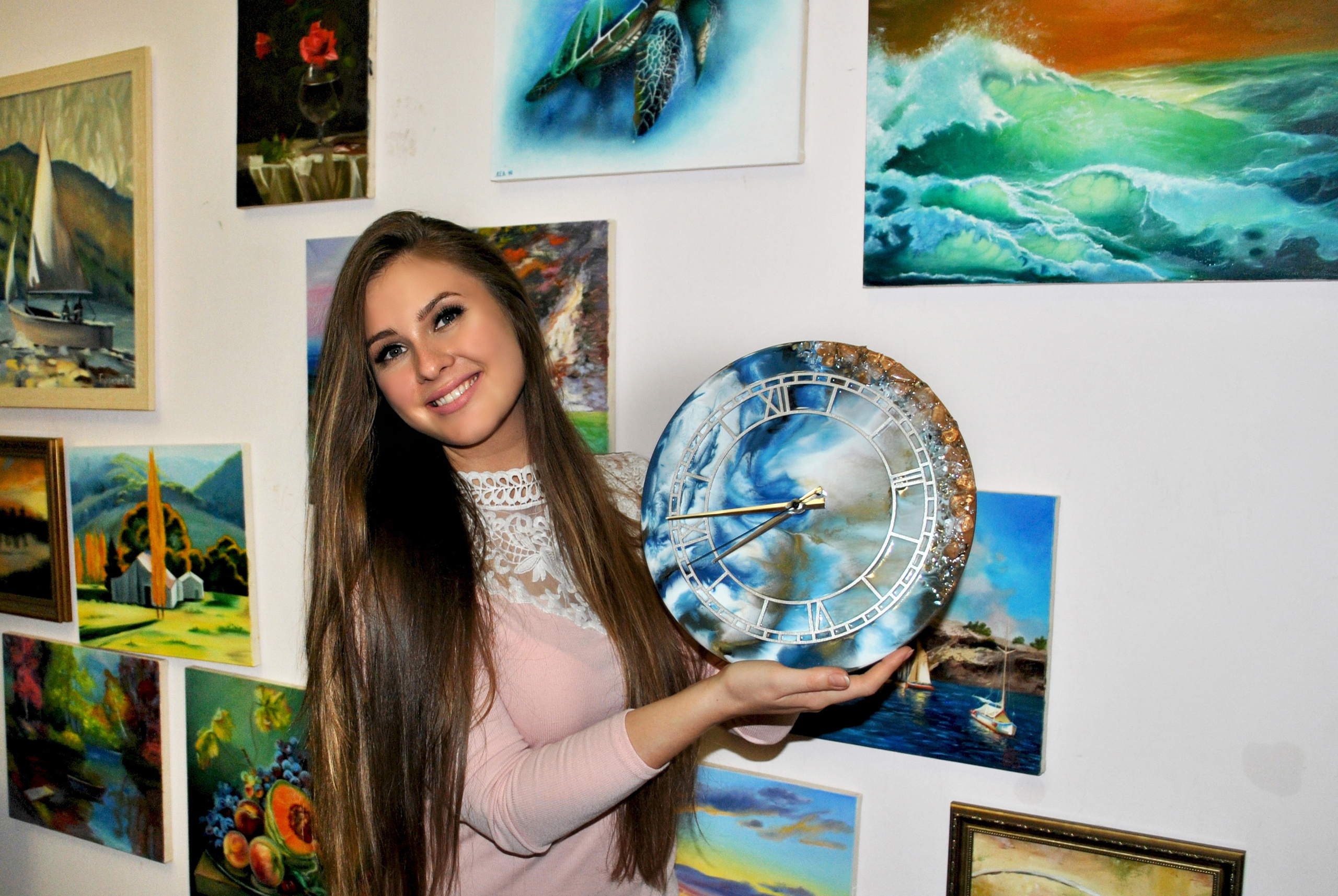 Смола. Картины и портреты на заказ по фотографии. Художник Софья Рехлинг