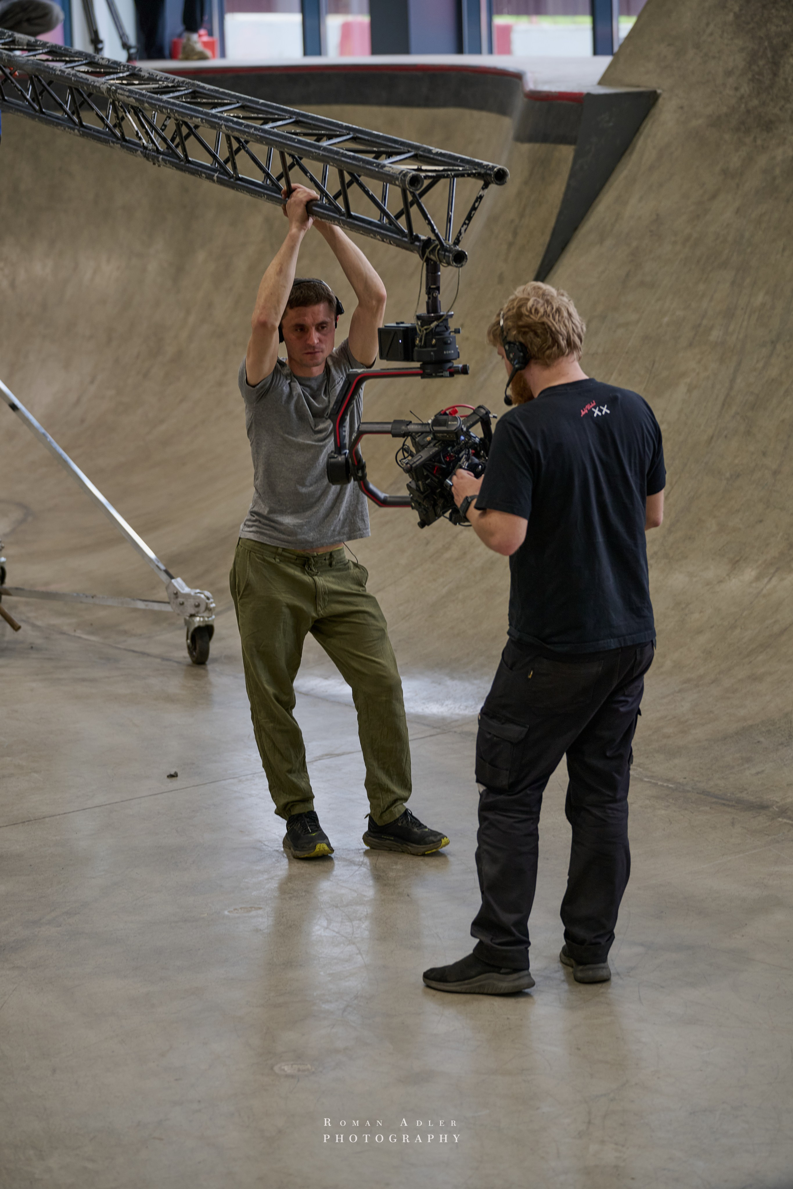 Репортаж со съёмок фильма «Своя в доску». Фотограф Роман Адлер