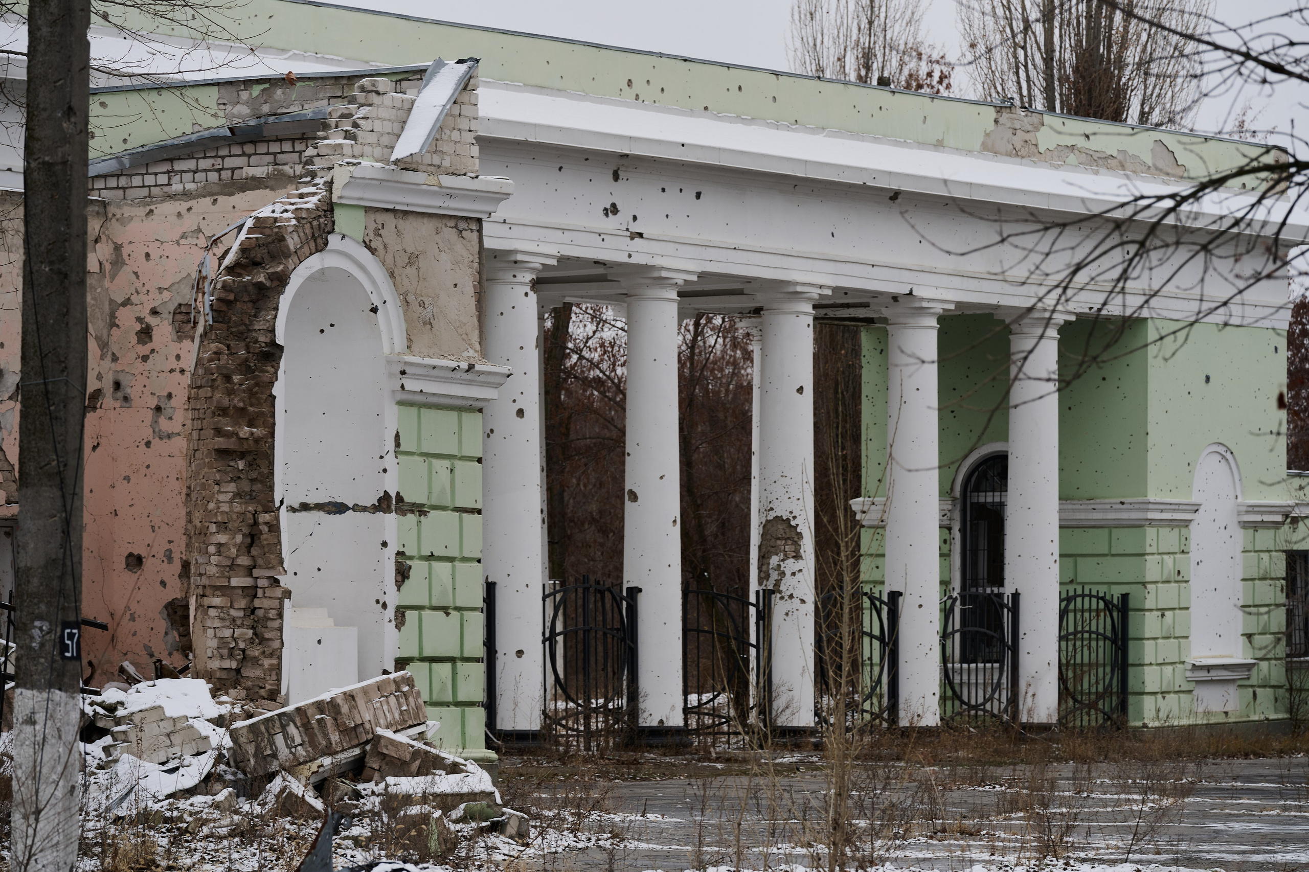 Рубежное. Декабрь 2024. Фотограф Роман Адлер