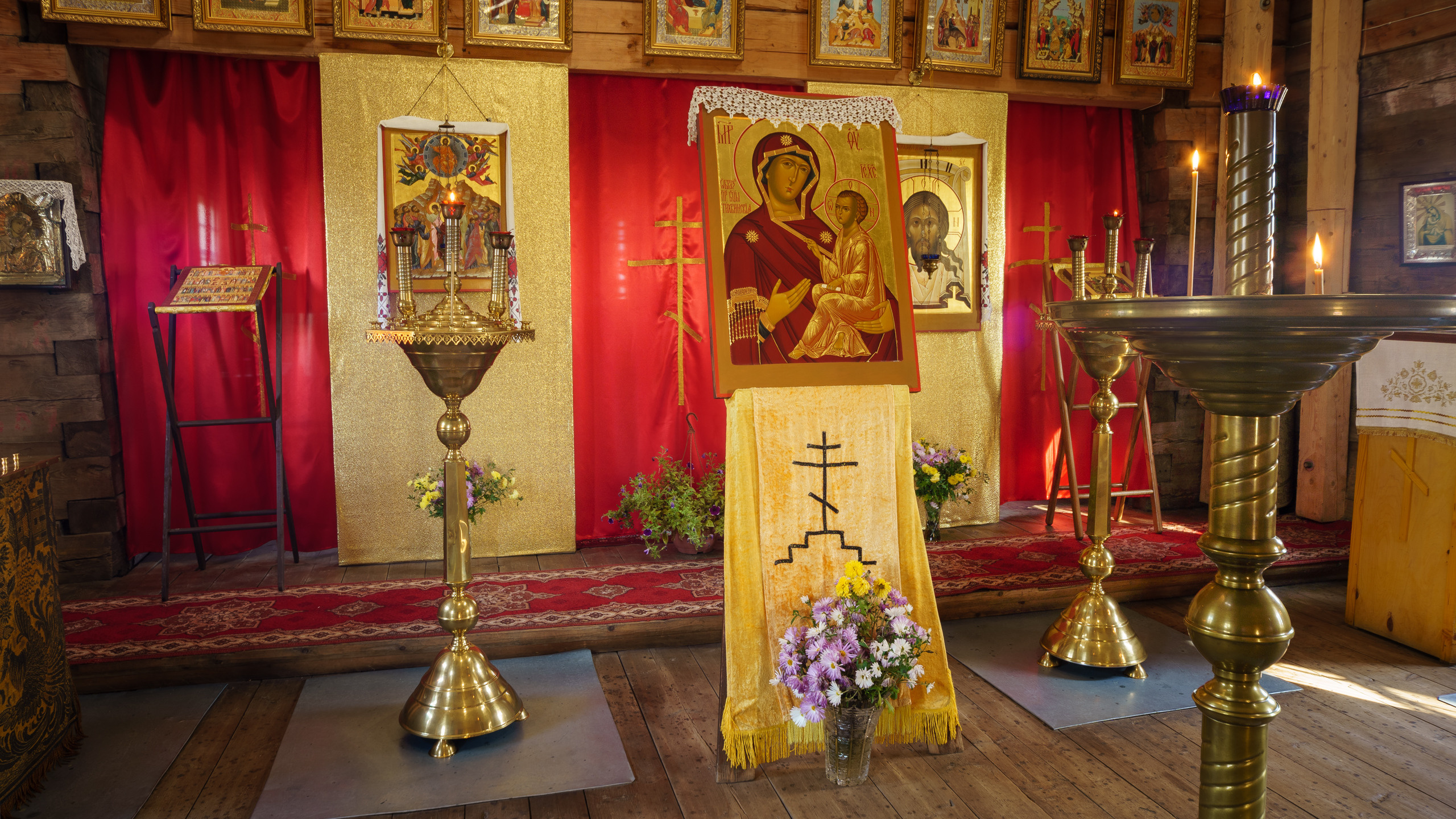 Деревянная церковь Тихвинской иконы Божией Матери