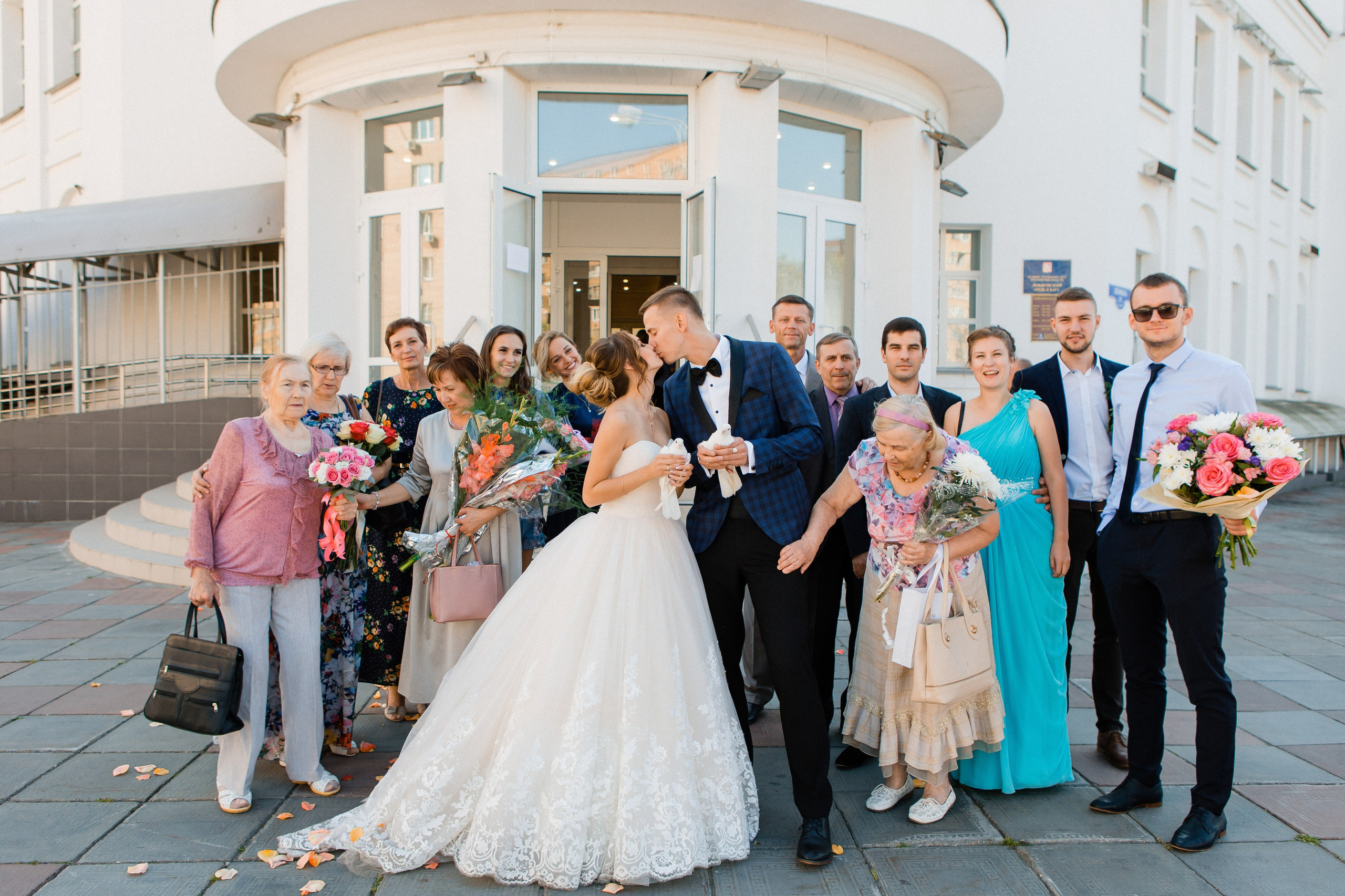 Денис и Ксения. Видеосъемка и фотосъемка свадеб. Фотограф и оператор на свадьбу. Видеосъемка подкастов, собственная видео-фотостудии. Предметная фотосъемка