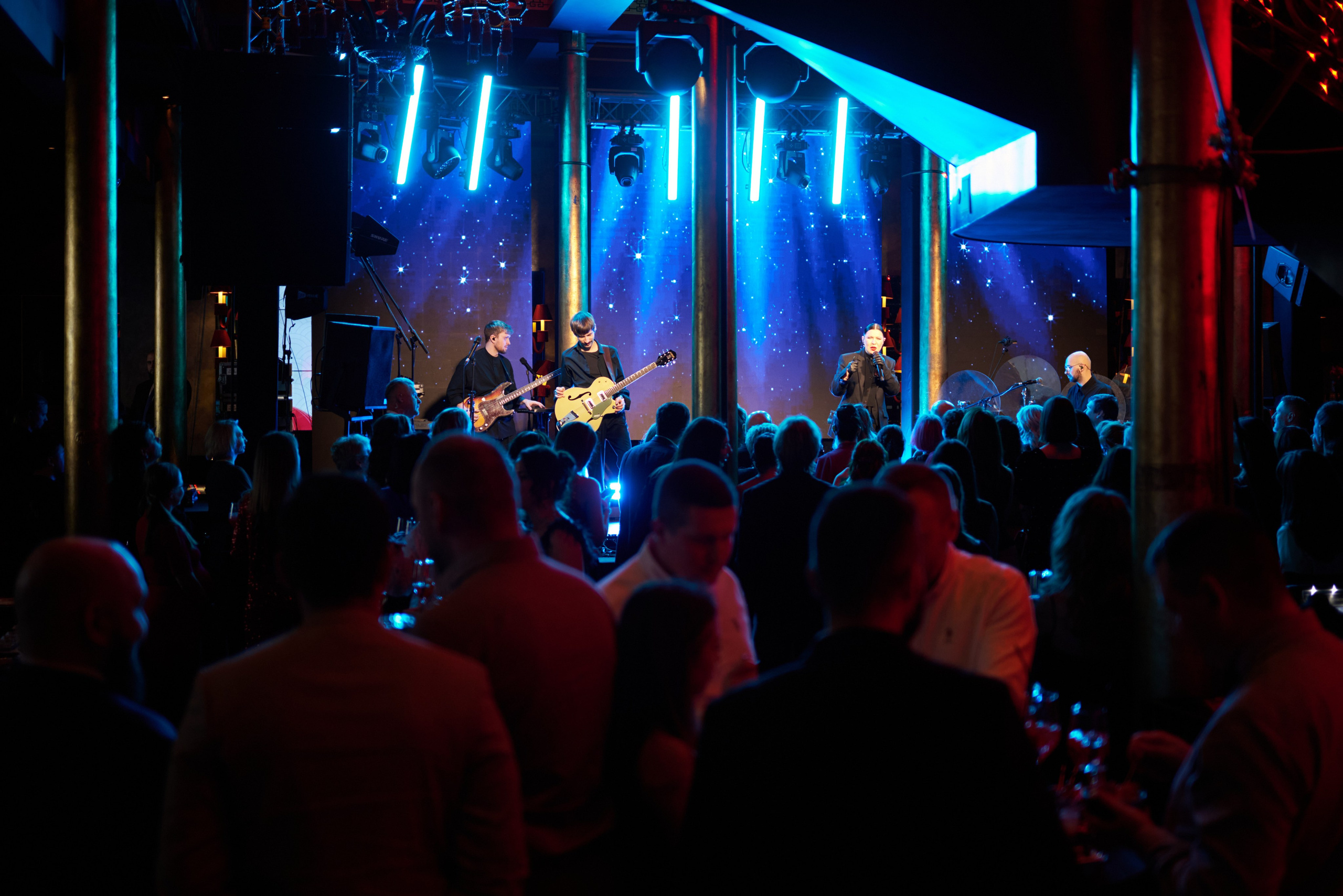 Репортажная съёмка корпоратива и концерта Елки в Петербурге и Москве