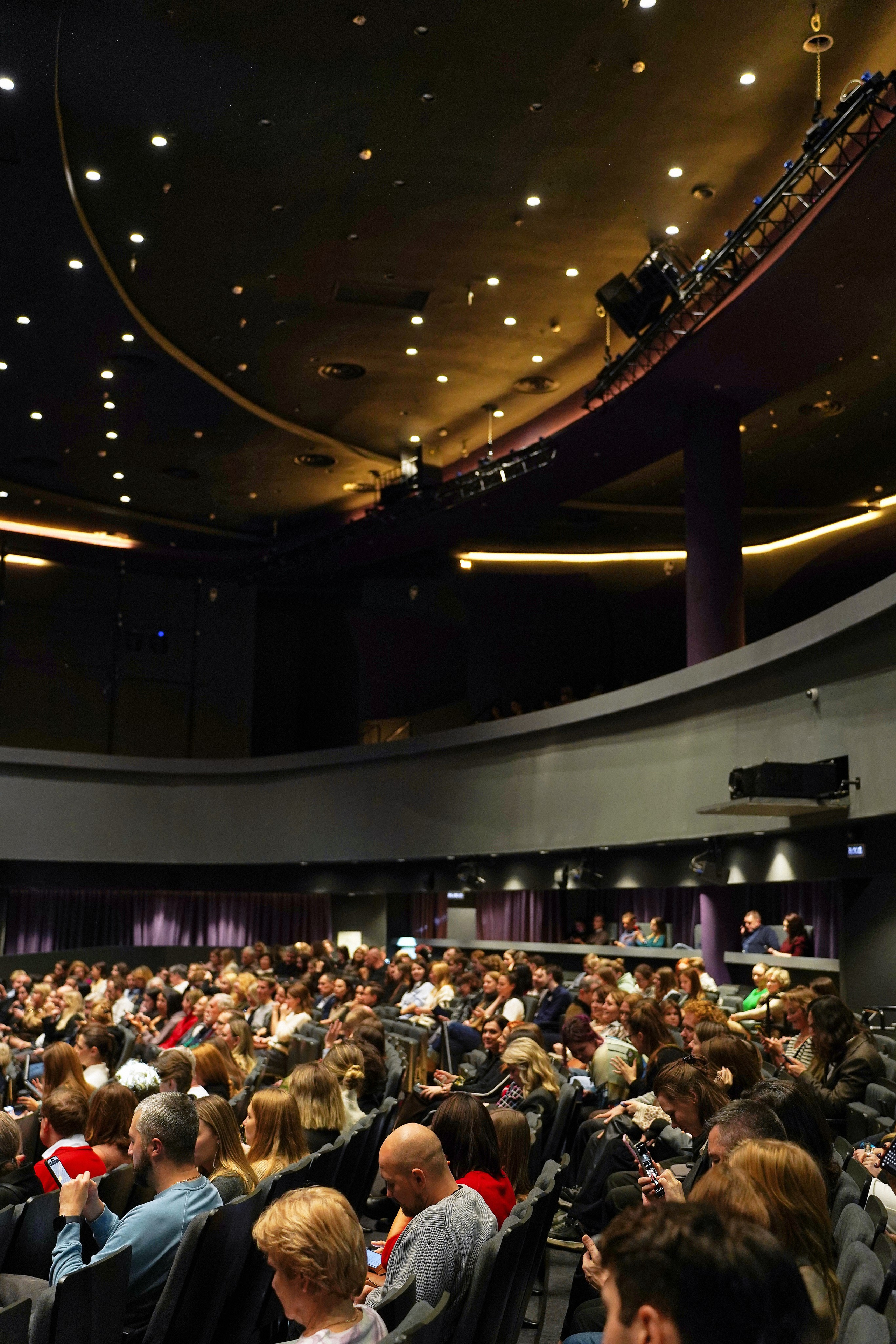 Спектакль МАНЕ. Фотограф