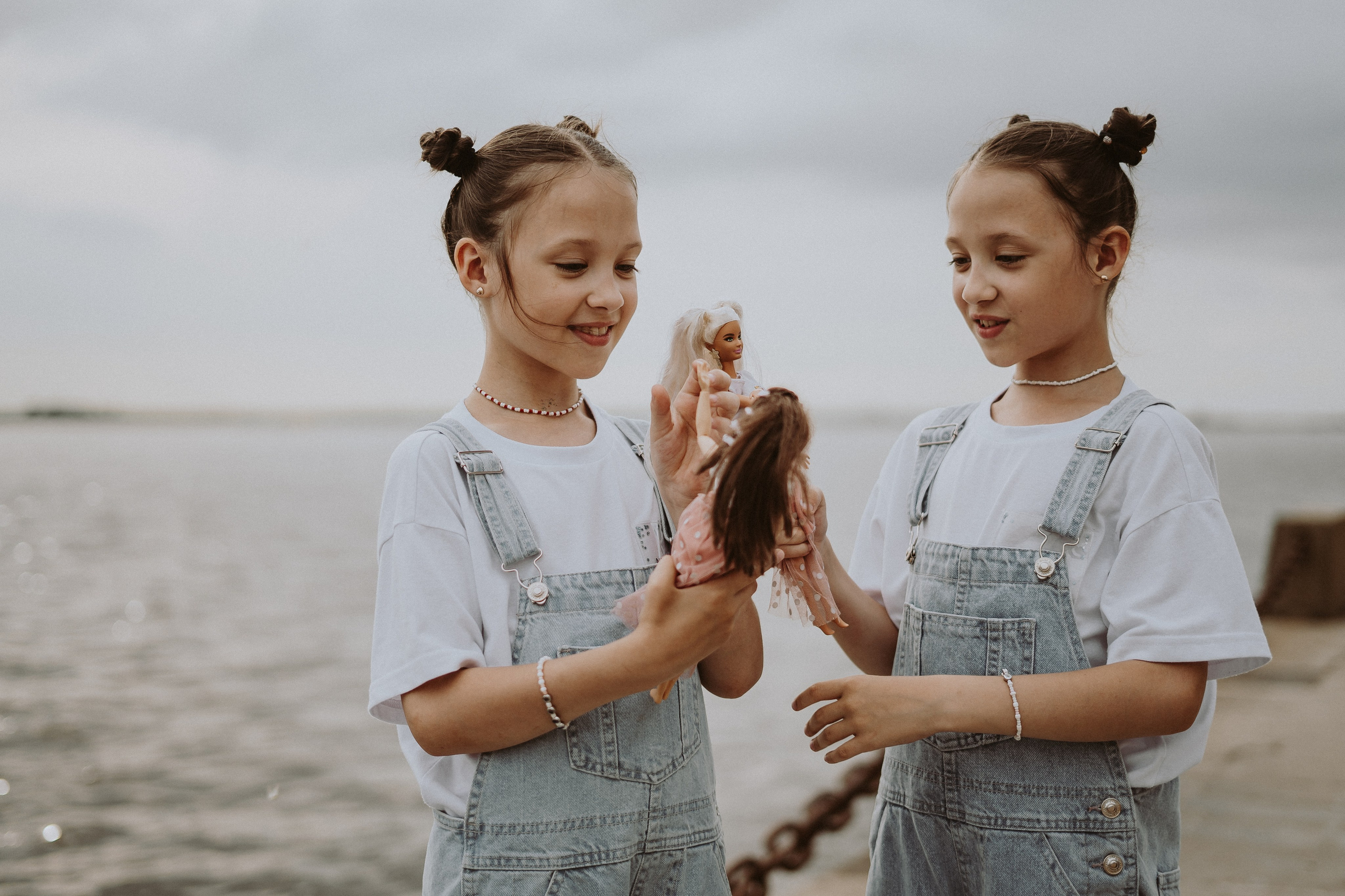 Летняя фотосессия близняшек. Фотограф сахалин