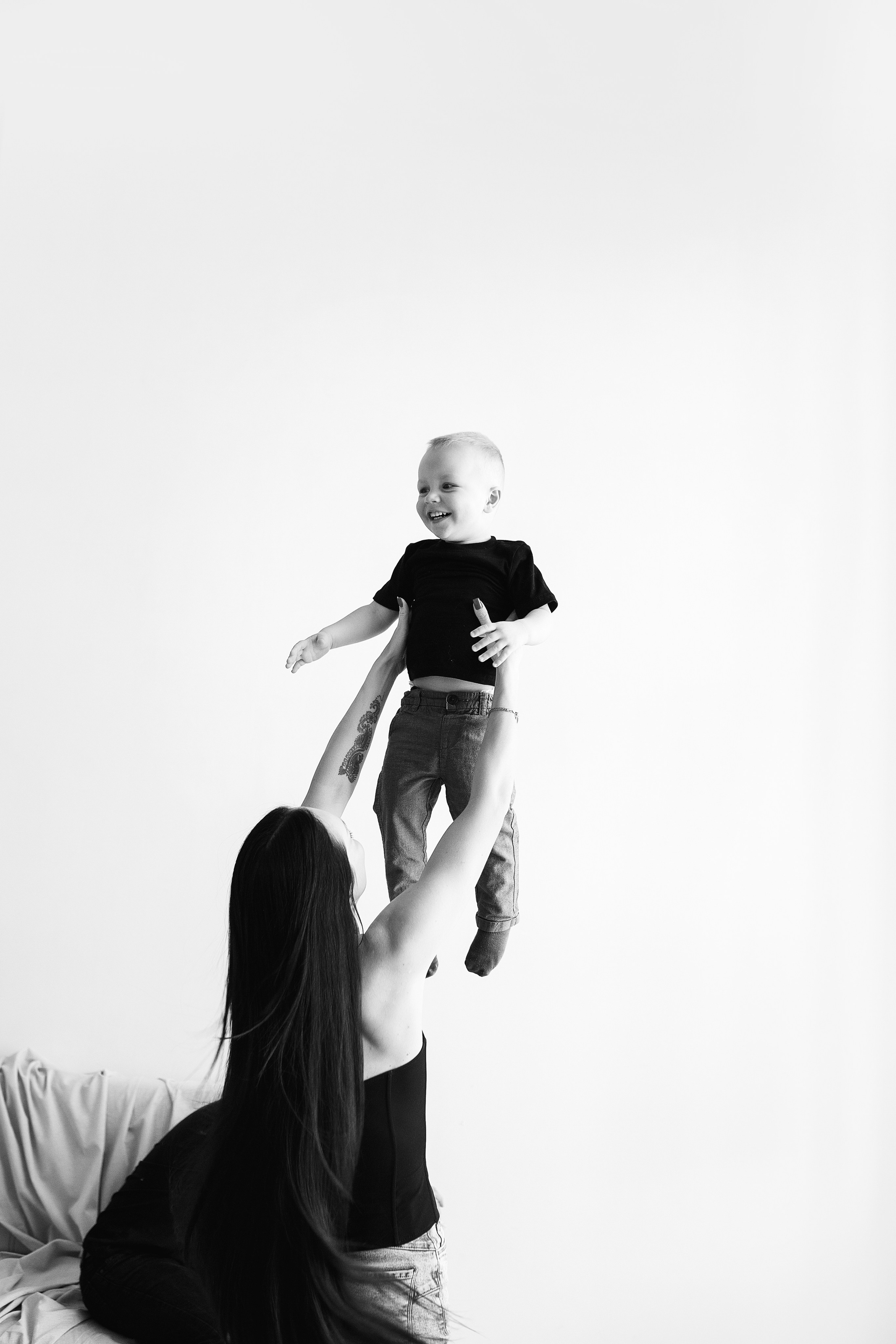 ЧБ серия. Фотограф новорожденных Оксана Полевская