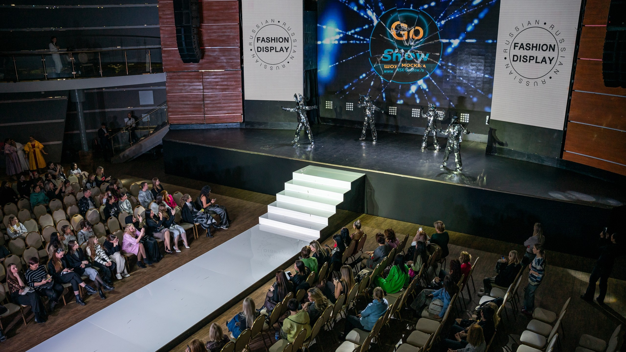 Модельный показ. Контент-фотограф в Москве Тима Забабурин