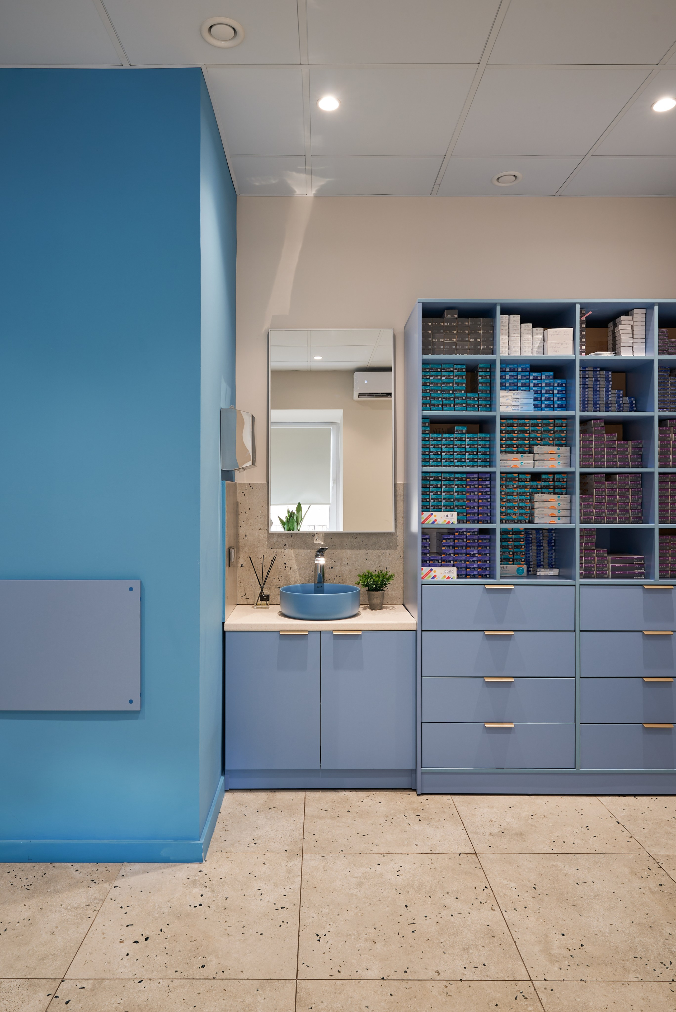 Небесно-голубой и капибара: оптика в Москве (Публикация My Decor). Бояршинов Антон Интерьерный фотограф/видеограф Москва