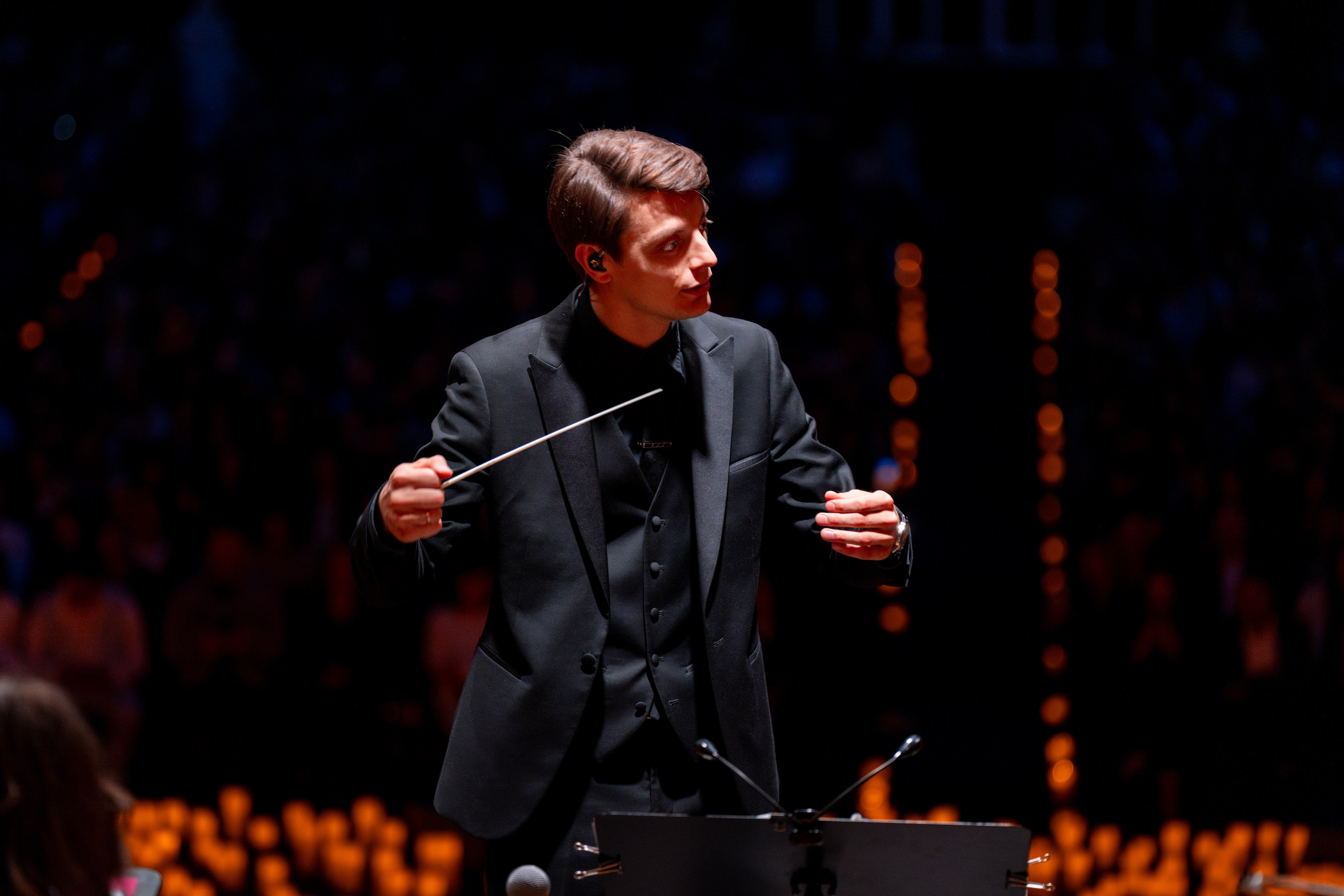 Симфонический оркестр Lumisfera при свечах. Фотограф Никита Комаров