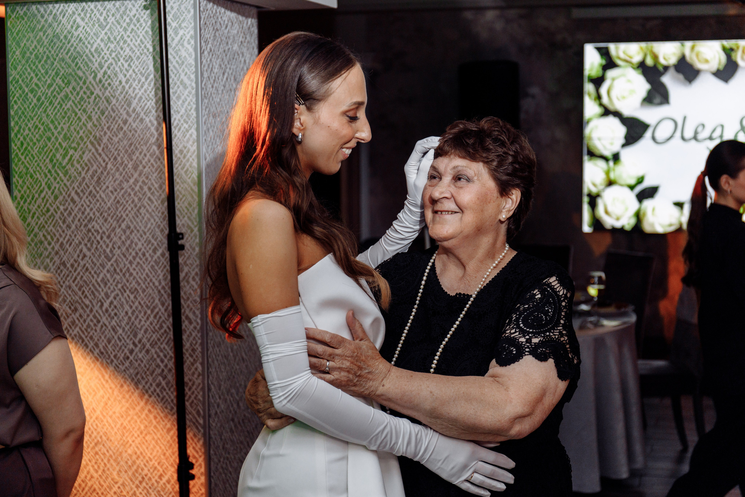 Свадебная фотосессия красивый банкет. Свадебный фотограф в Екатеринбурге Илья Корсаков