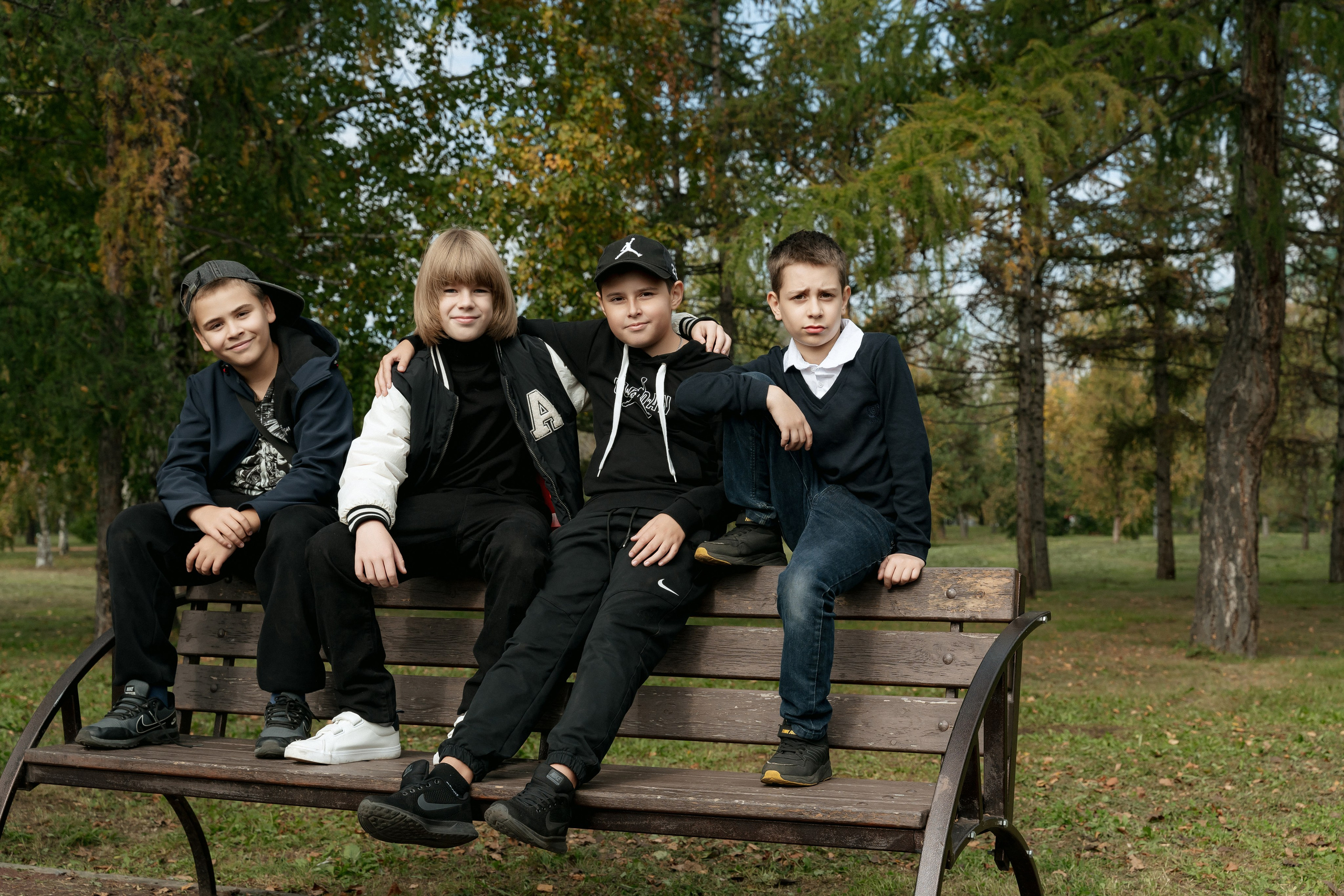 Фотосессия осенью в парке. 4 класс. Фотограф Ким Наталья в Красноярске