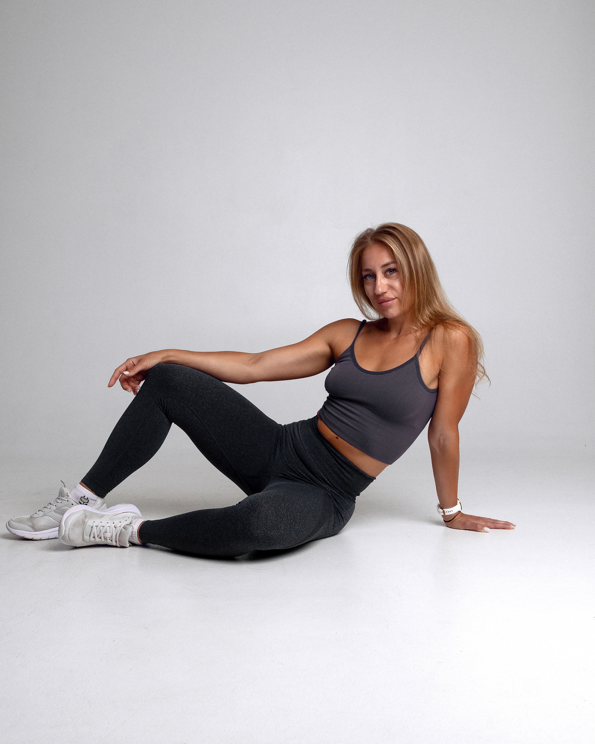 Инна на циклораме. Женский фотограф в Магнитогорске Шапошников Данил