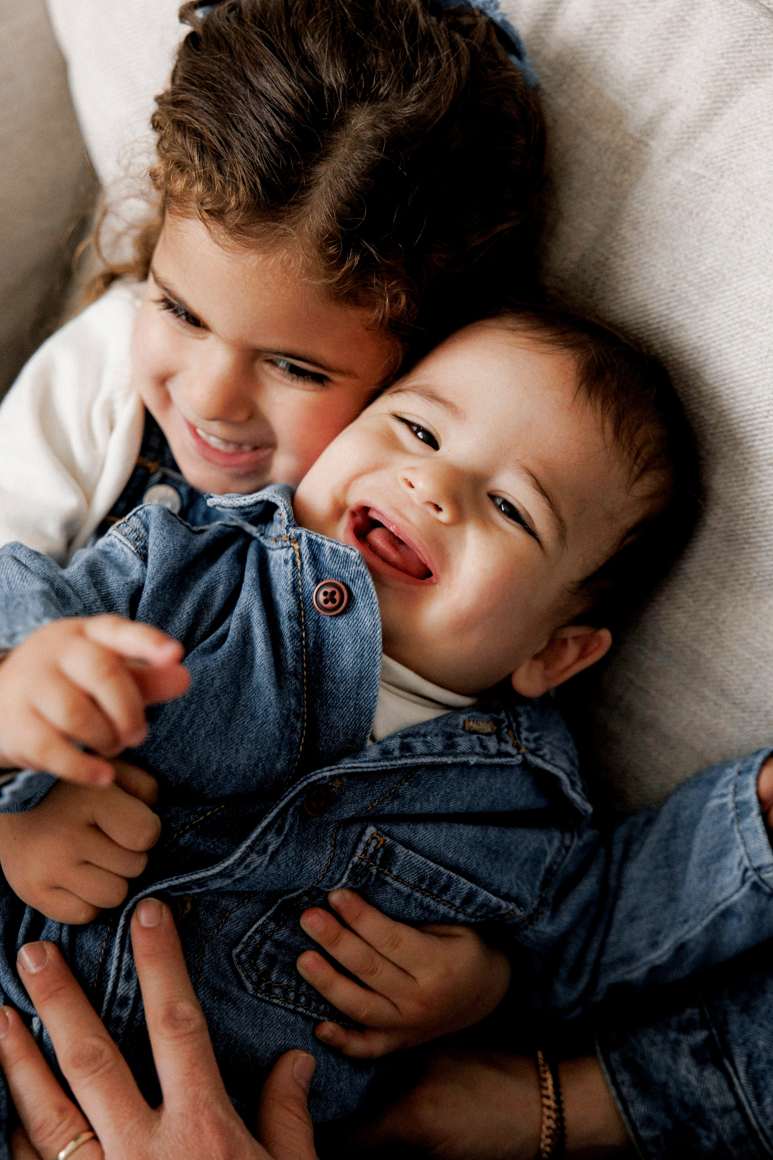 Family photoshoot in White Studio. Wedding and family photographer