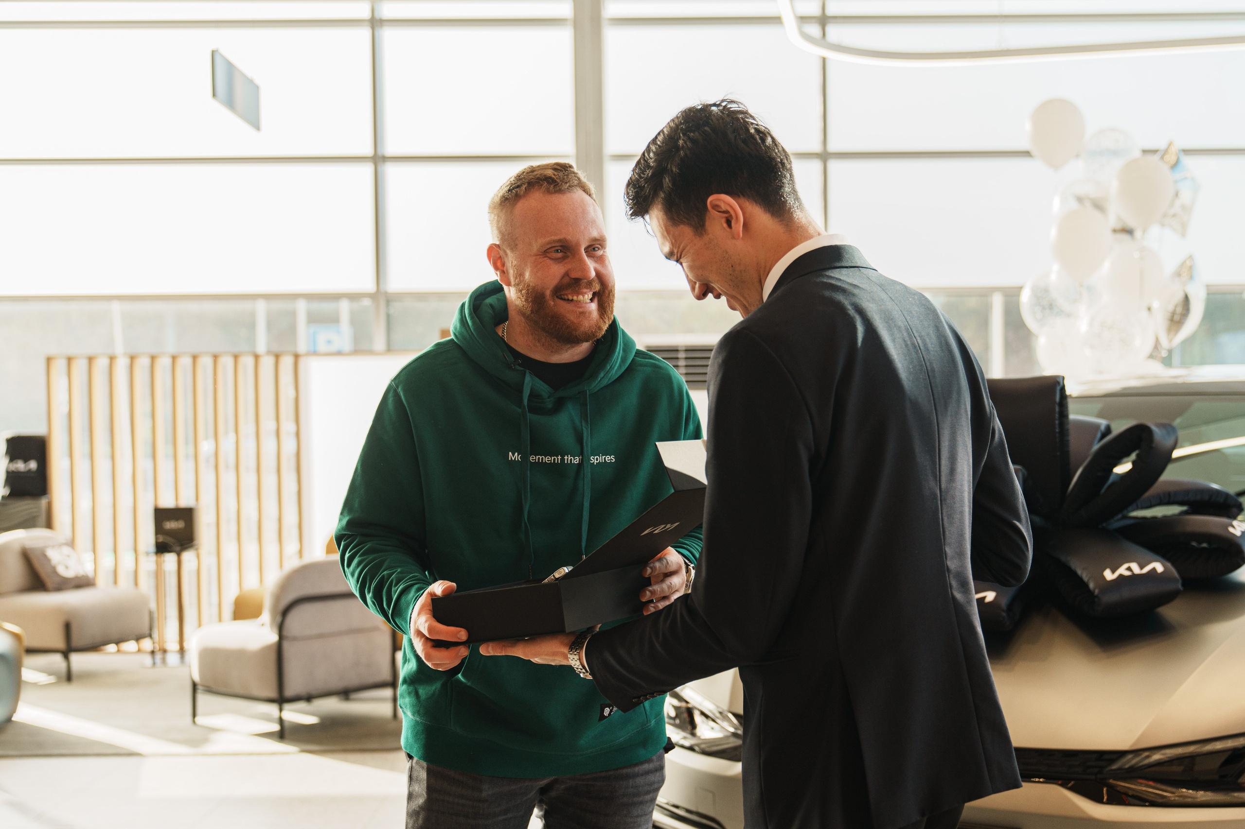 Kia EV6 Вручение Евгений Чебаткову. Фотограф TAULAN_1