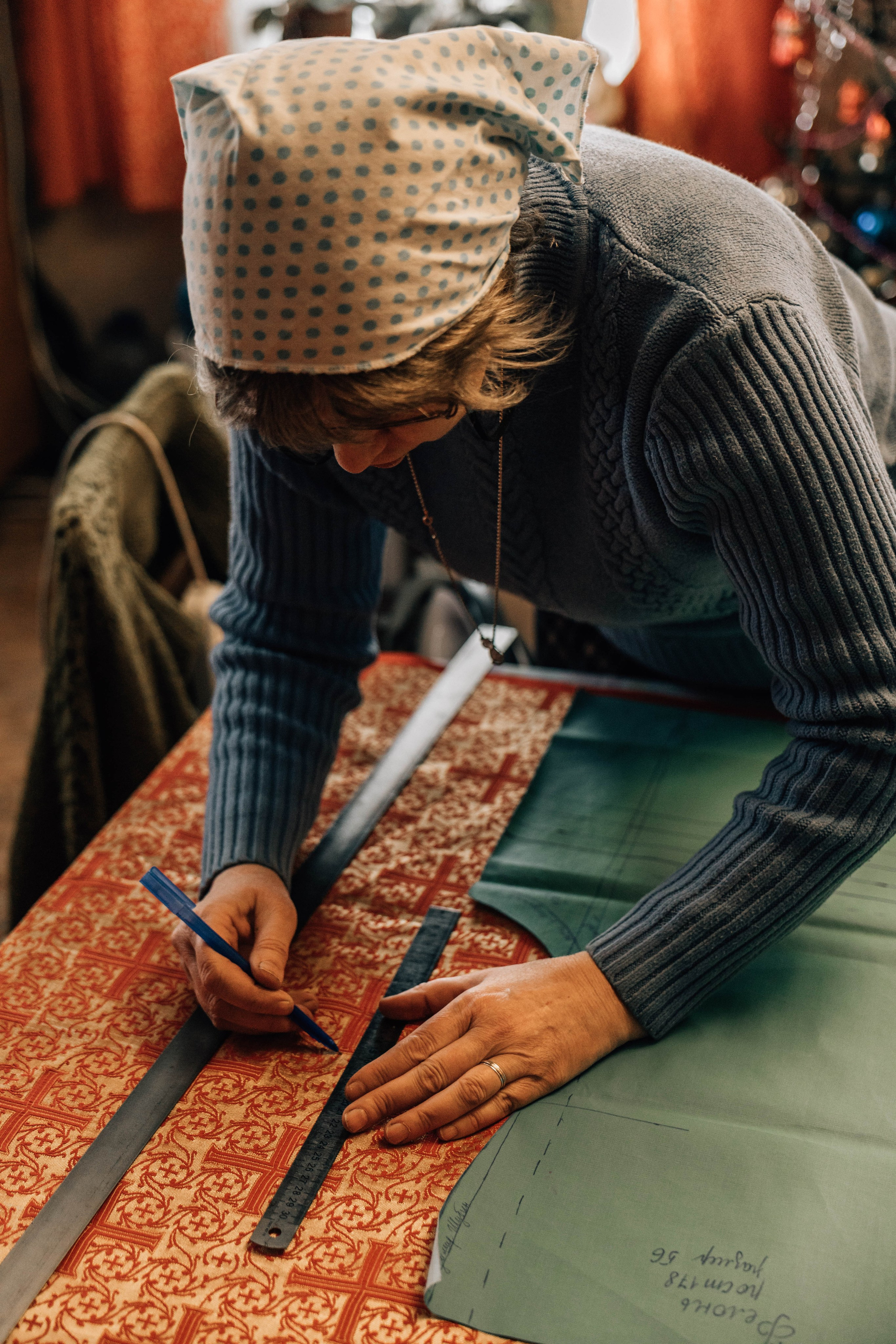 Александра: пошив церковных облачений. Фотограф Серебряные Пруды — Екатерина Рыкина | Детские и семейные фотосъемки, бытовой жанр