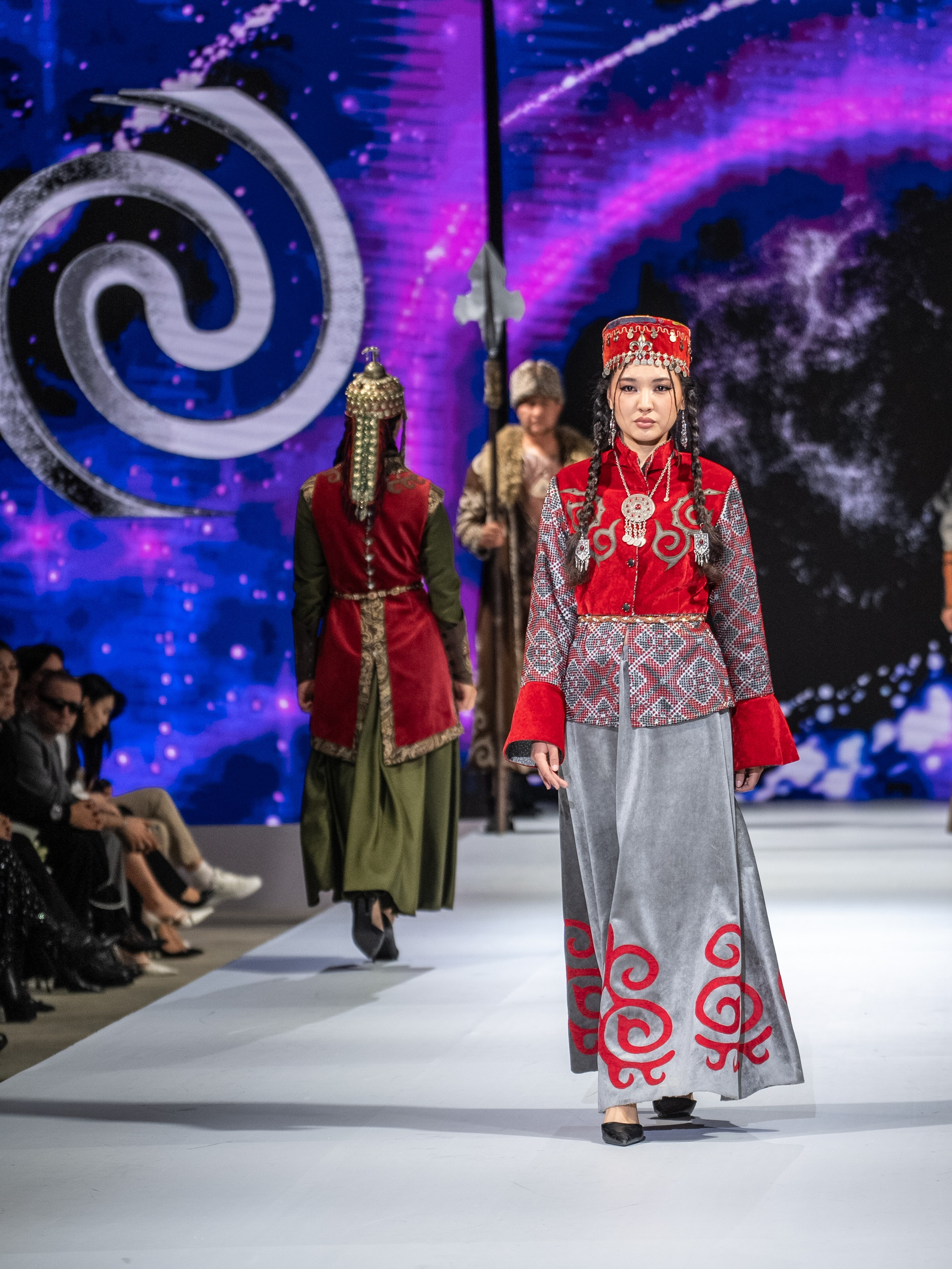 EURASIAN FASHION WEEK Lo Zarata. Сайт Алматинского НЮ АРТ, будуар и фэшн фотографа Дениса Карпенко