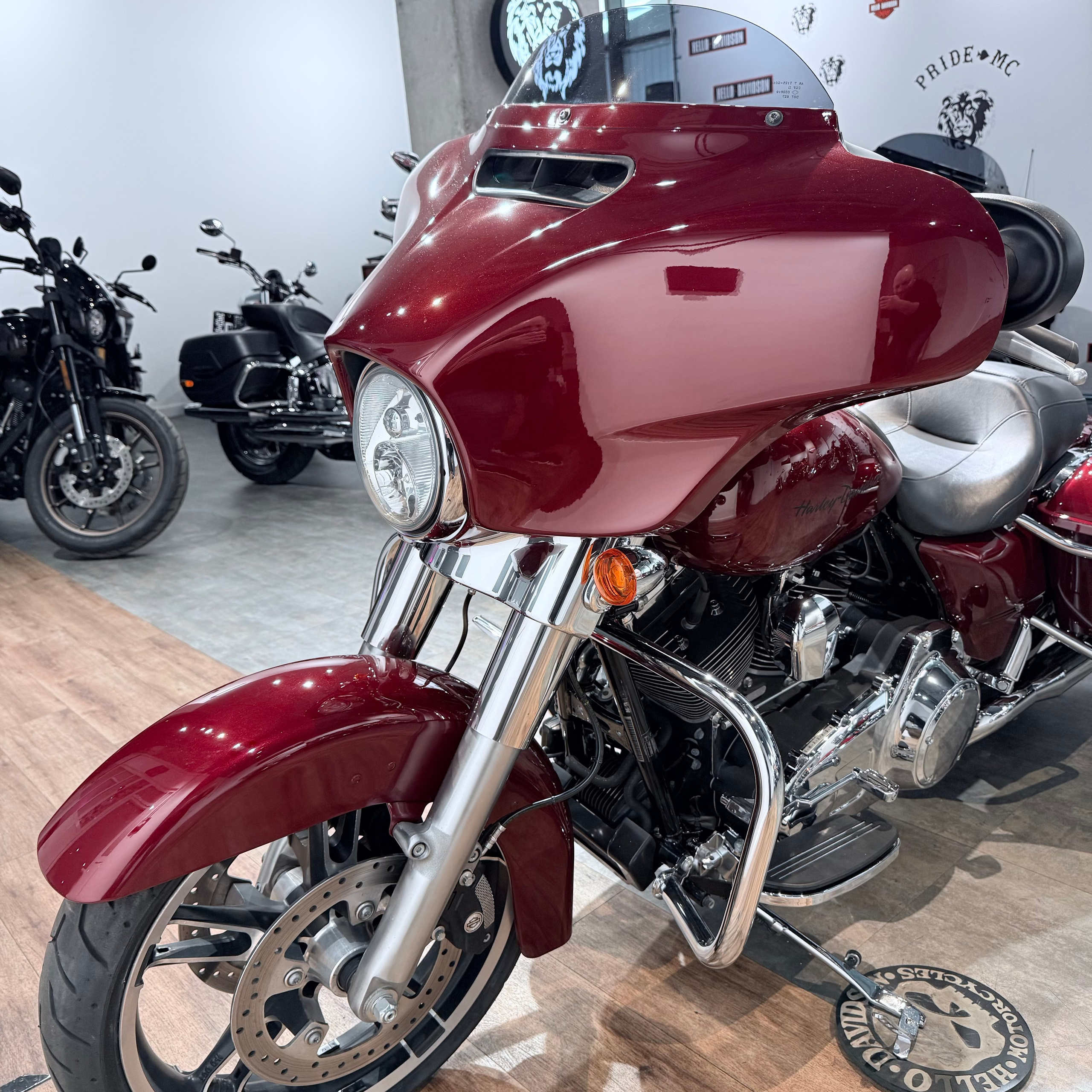 2013 Strееt Glide 103 ABS Сhеrry Реаrl. Hello Davidson, Москва. Только хорошие мотоциклы…