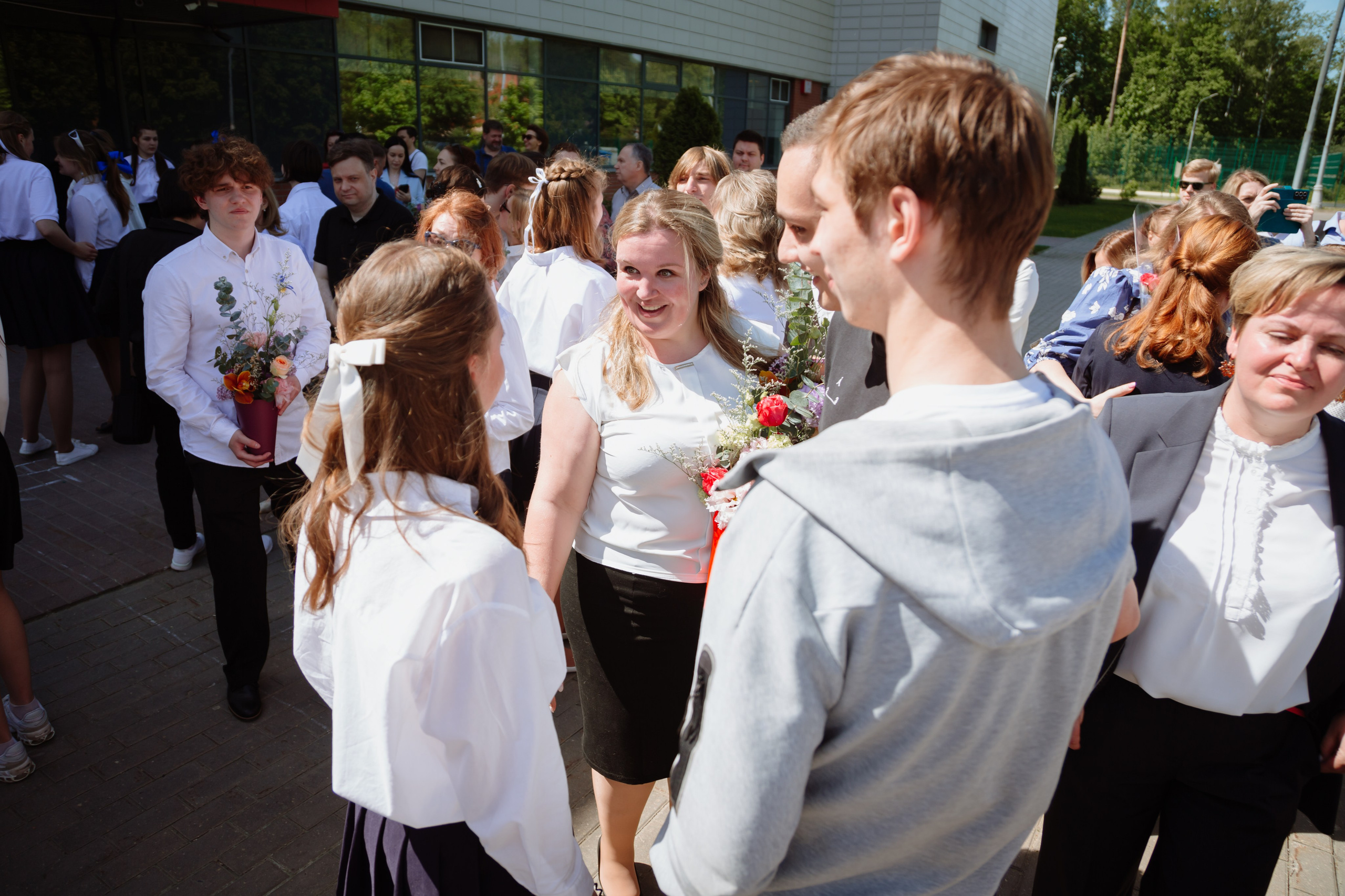 Последний звонок 2024 (2 часа фотосъемки). Профессиональный фотограф Надежда Антонова