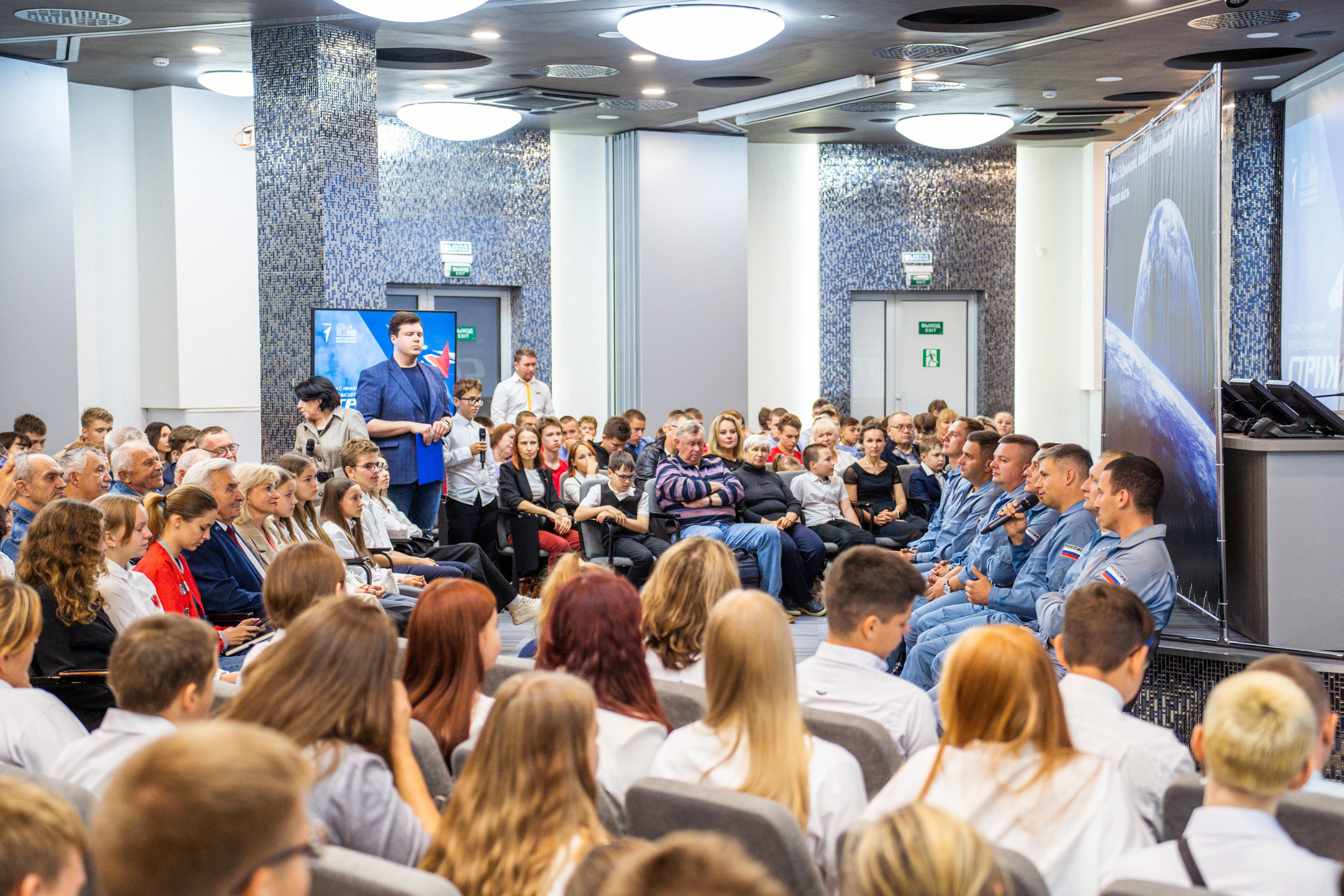 Встреча с авиационной группой «Стрижи». Фотограф София Александрова