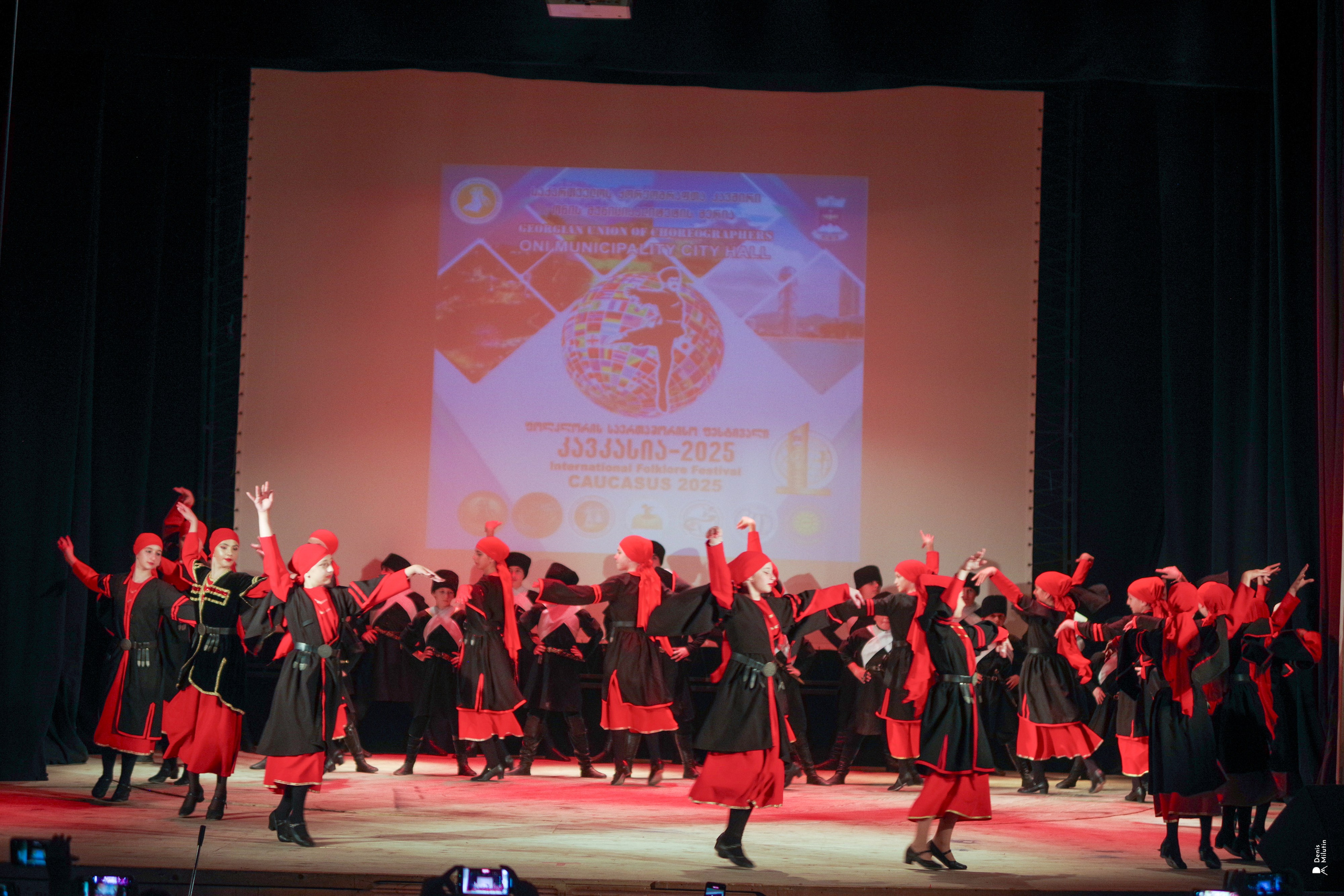 Танцы в прекрасном Они. Портретный фотограф Денис Милютин