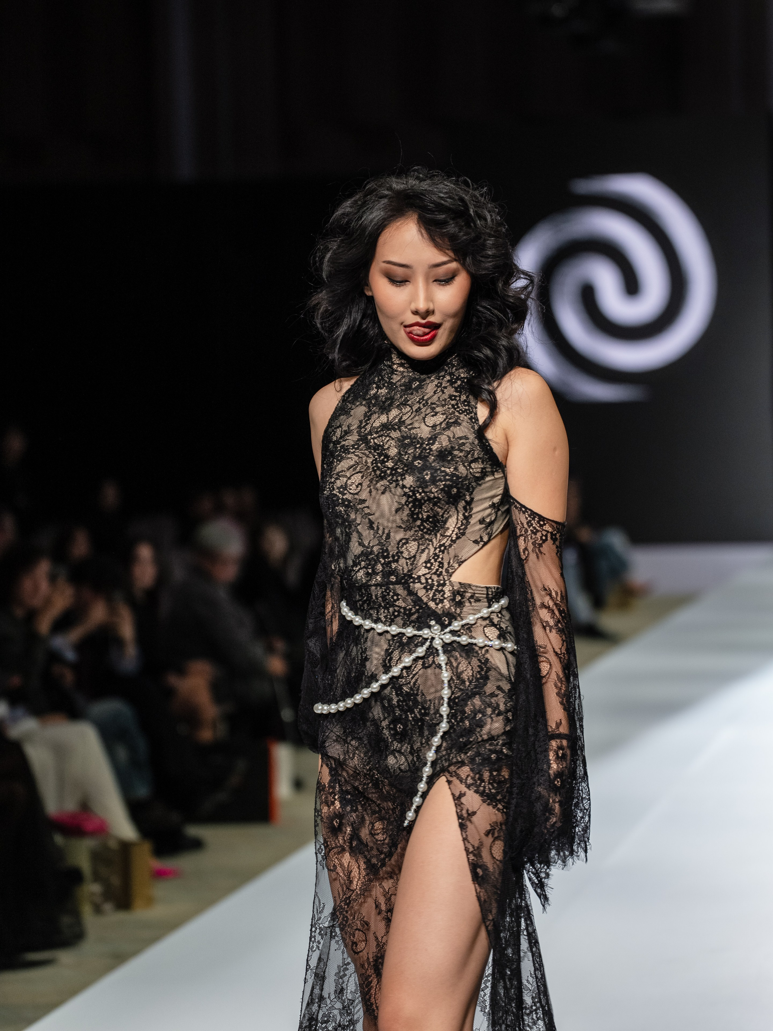 Eurasia Fashion Week Tomoyov. Сайт Алматинского НЮ АРТ, будуар и фэшн фотографа Дениса Карпенко