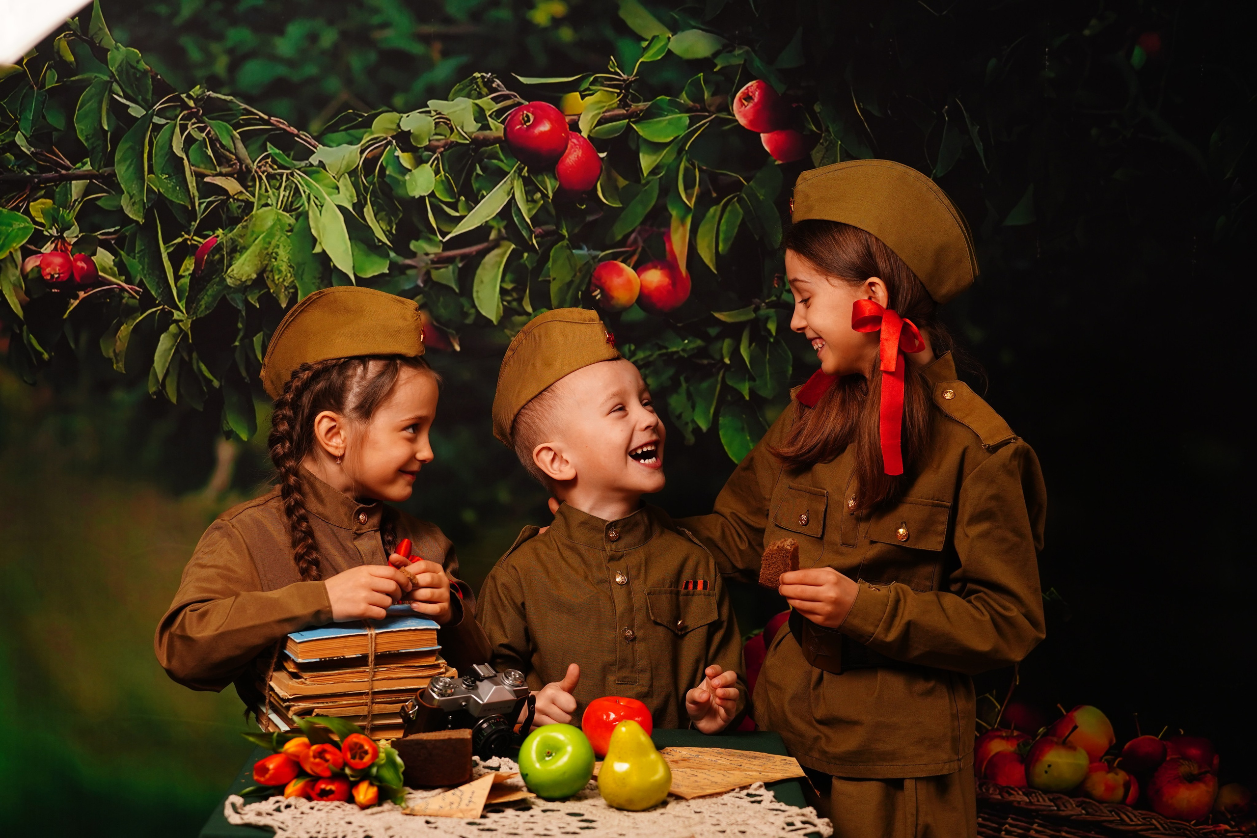 9 МАЯ. Фотостудия Лучшие моменты Выпускные альбомы, школьные, юбилейные фотокниги Ростов-на-Дону