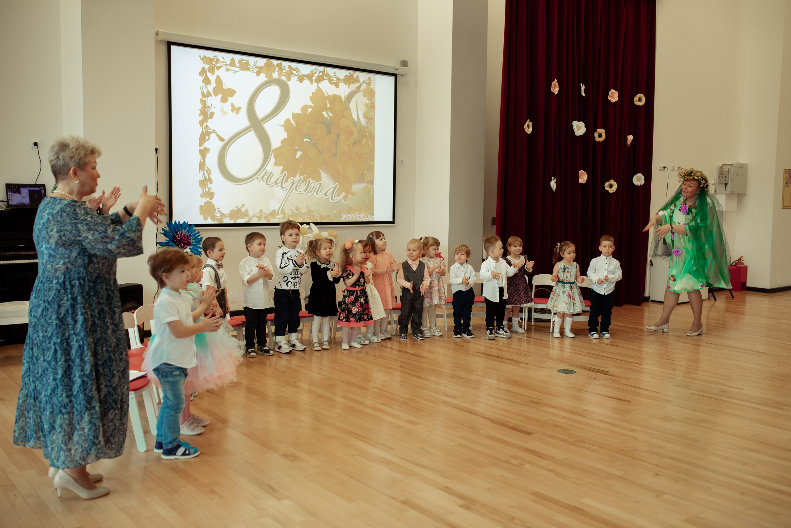 Праздник весны в детском саду. Семейный и детский фотограф в Москве Дорогова Екатерина