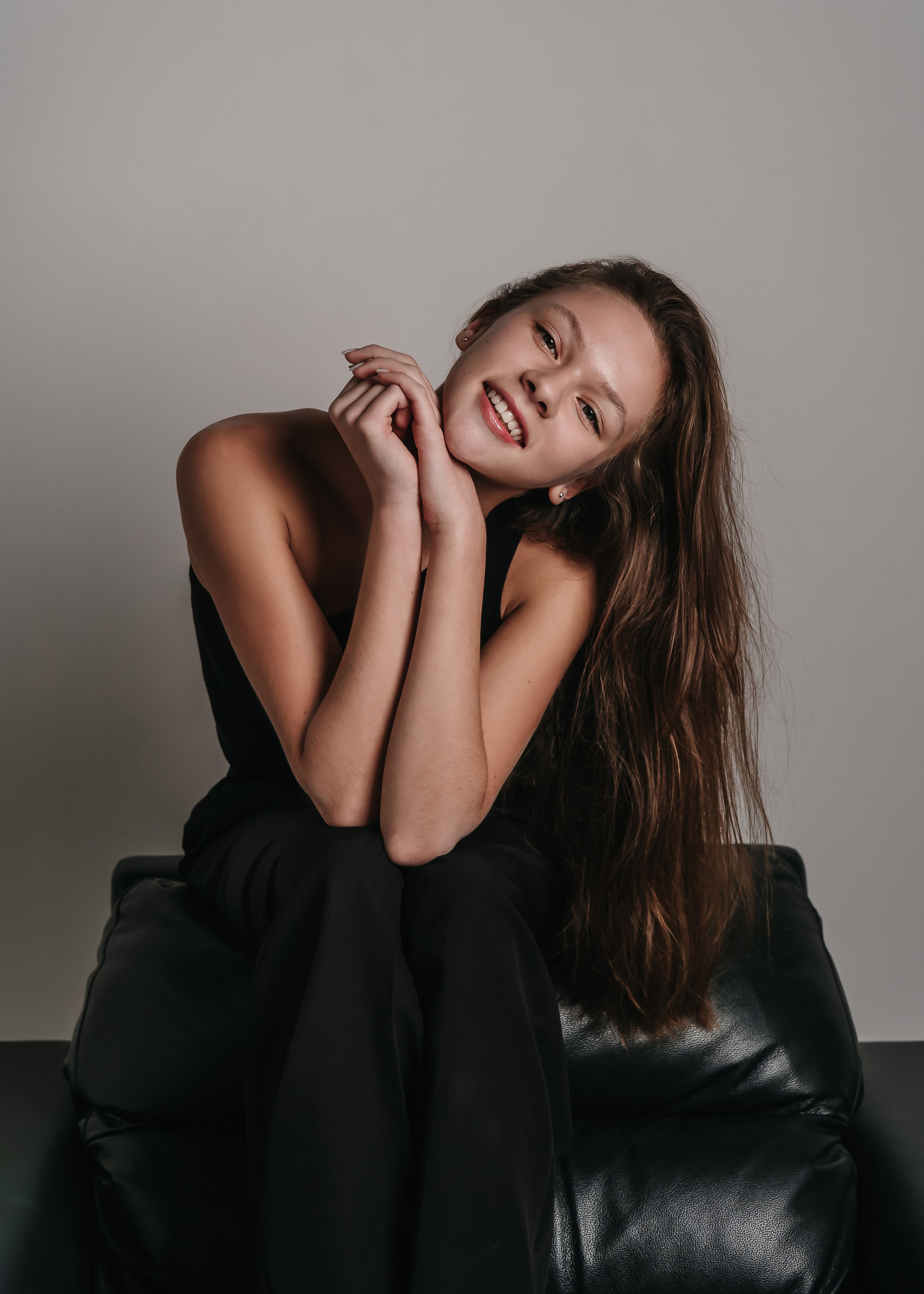 Фотосессия в студии девушки, семейная в Сочи, Адлере. Алина Бернд — свадебный и индивидуальный фотограф в Сочи и Адлере