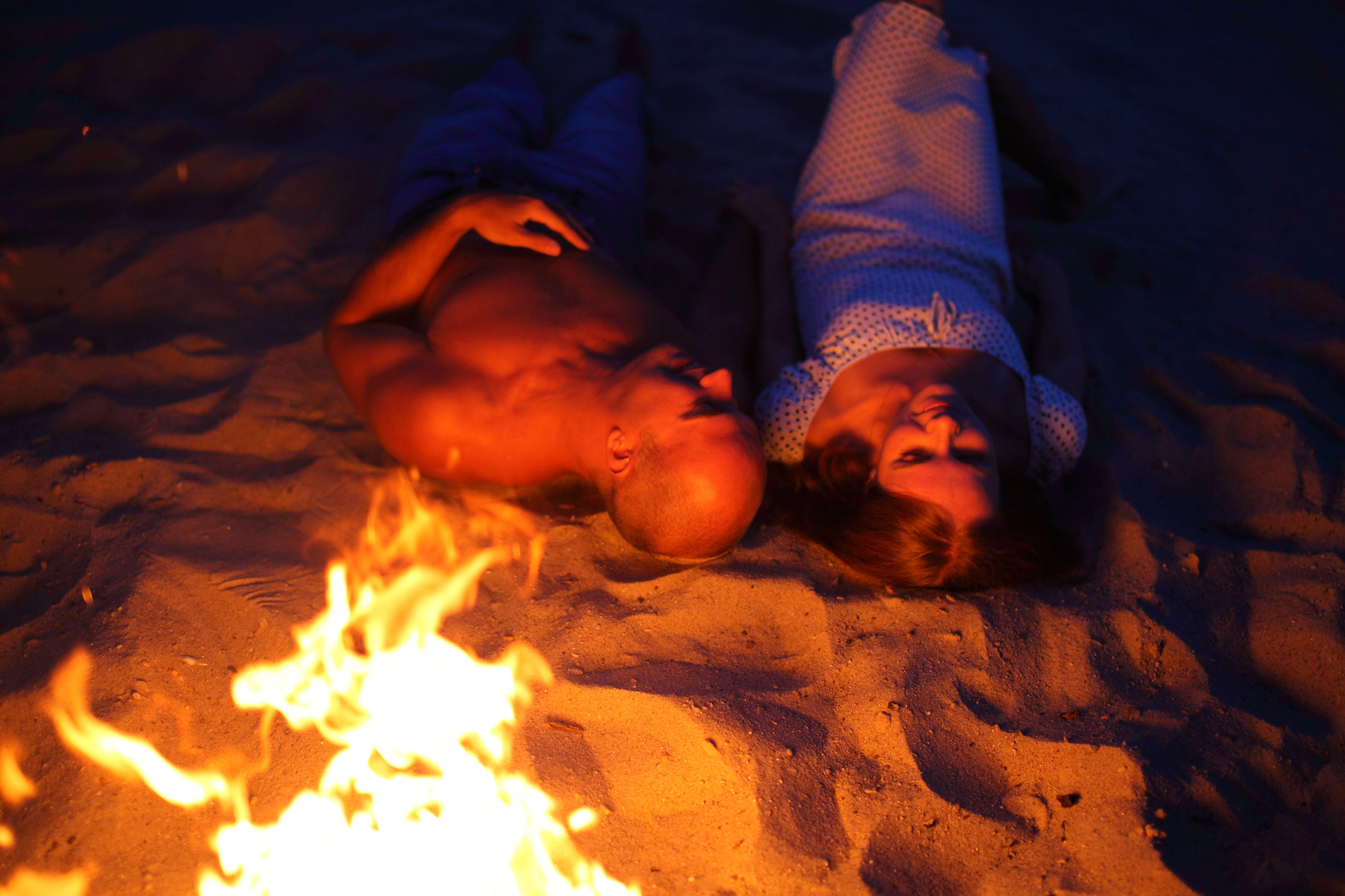 Фотосессия влюбленных у костра. Свадебный и репортажный фотограф в Ярославле и Санкт-Петербурге Роман Микрюков