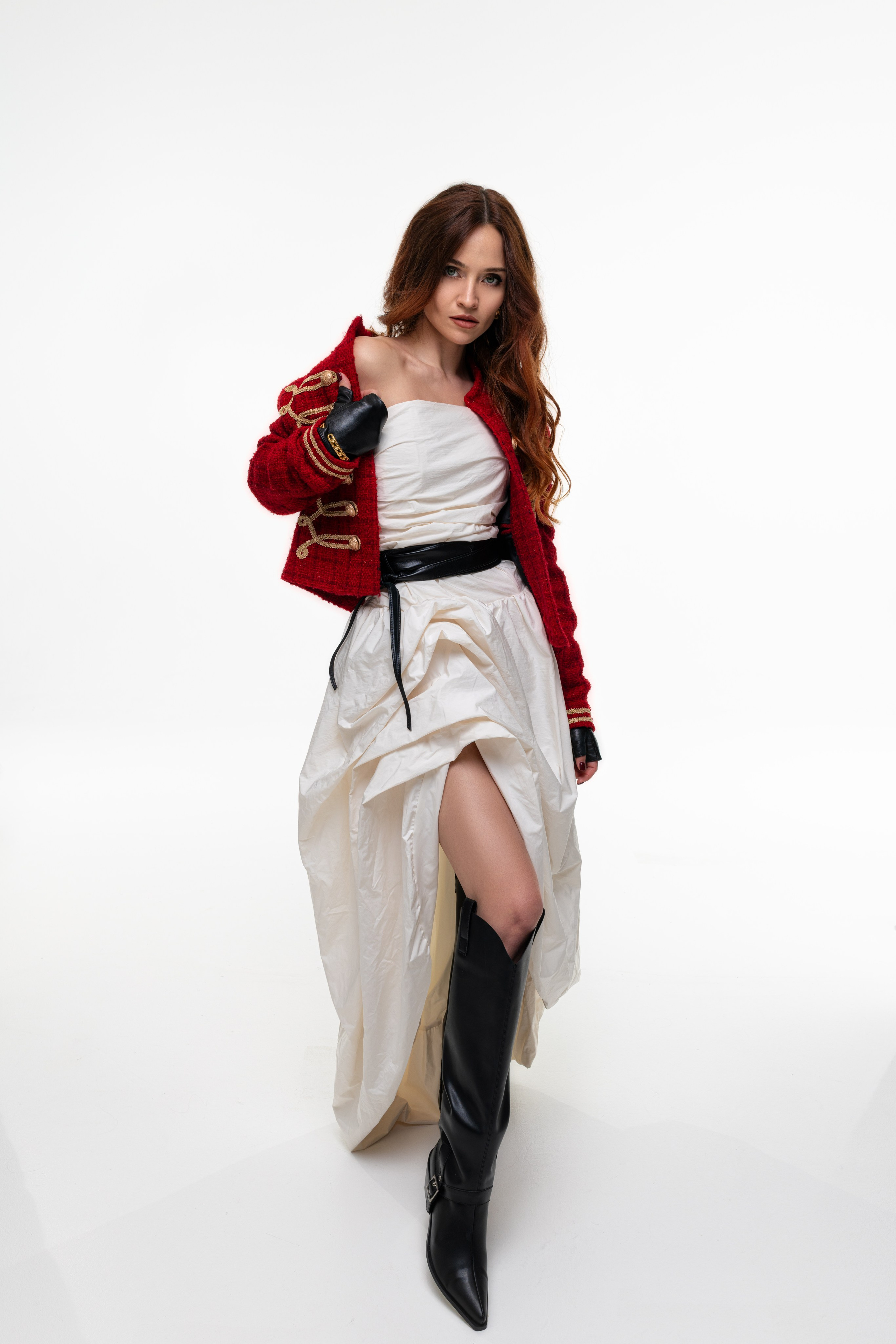 Студийная съемка с Еленой на циклораме с импульсным светом в формате для «себя». Дмитрий Шульгин, портретный фотограф в Воронеже