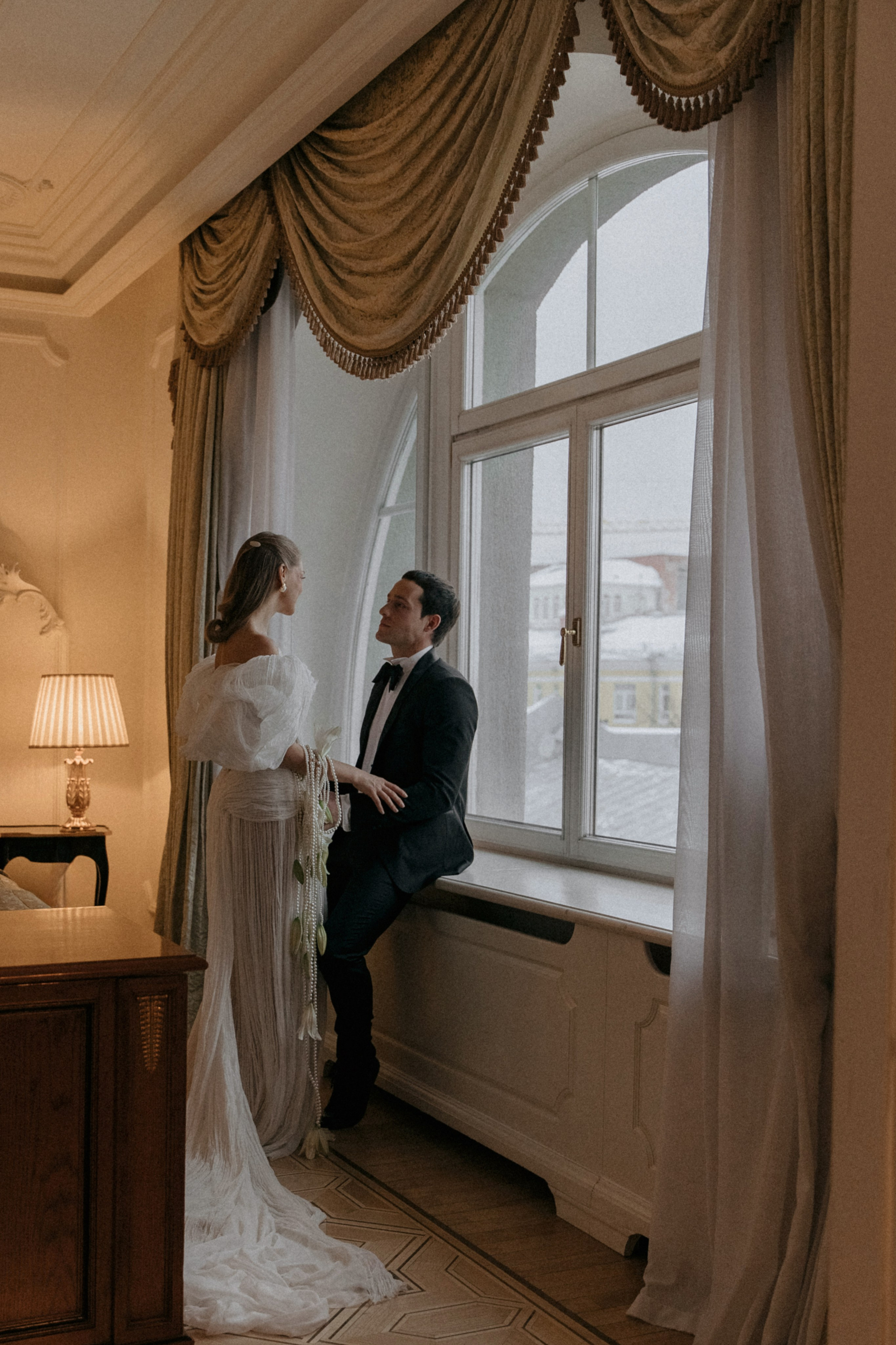 Свадебная фотосъемка в отеле Савой. Свадебный фотограф Москва