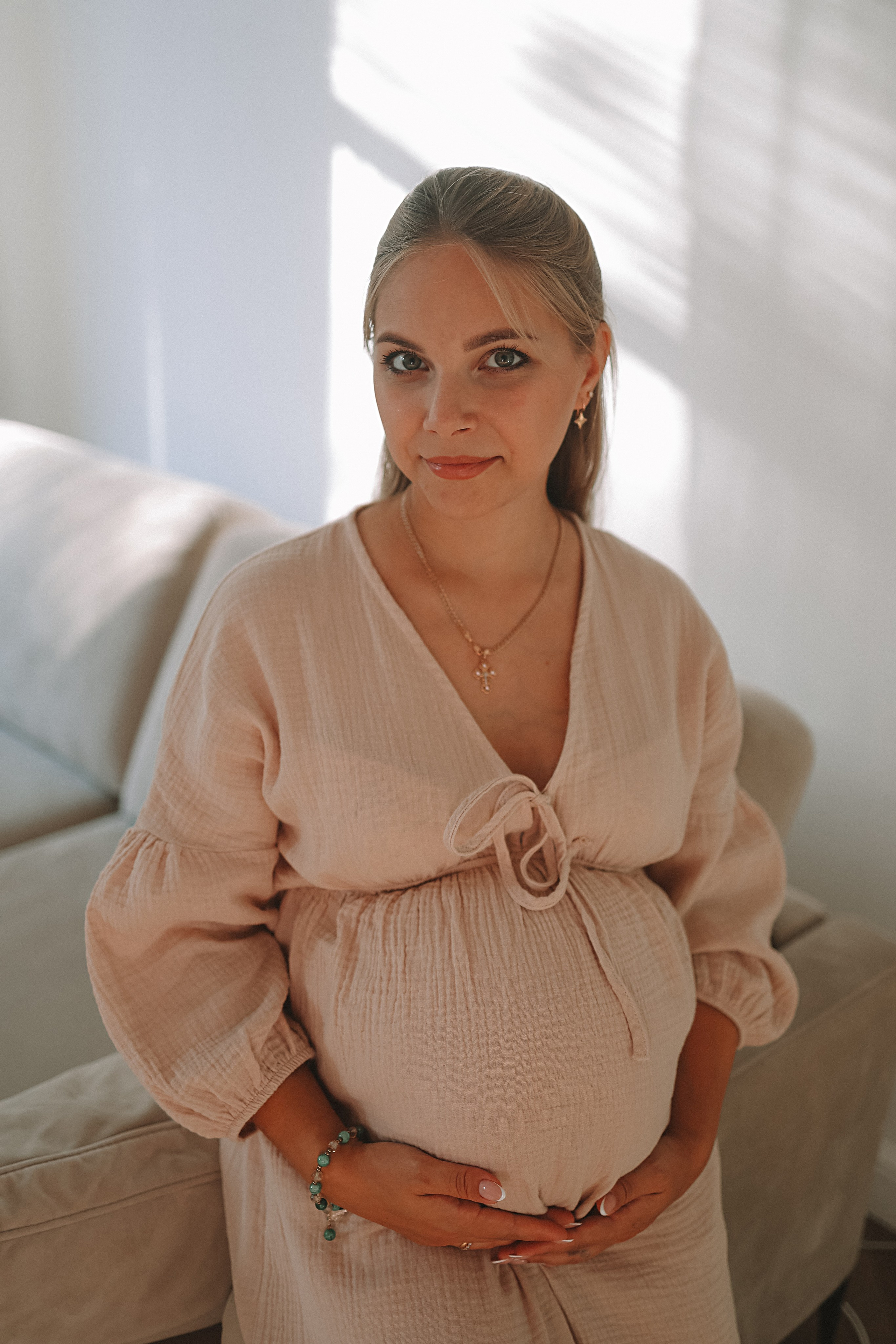 Квартира (беременность). Семейный фотограф Тюмень, фотограф на роды Салмина Мария