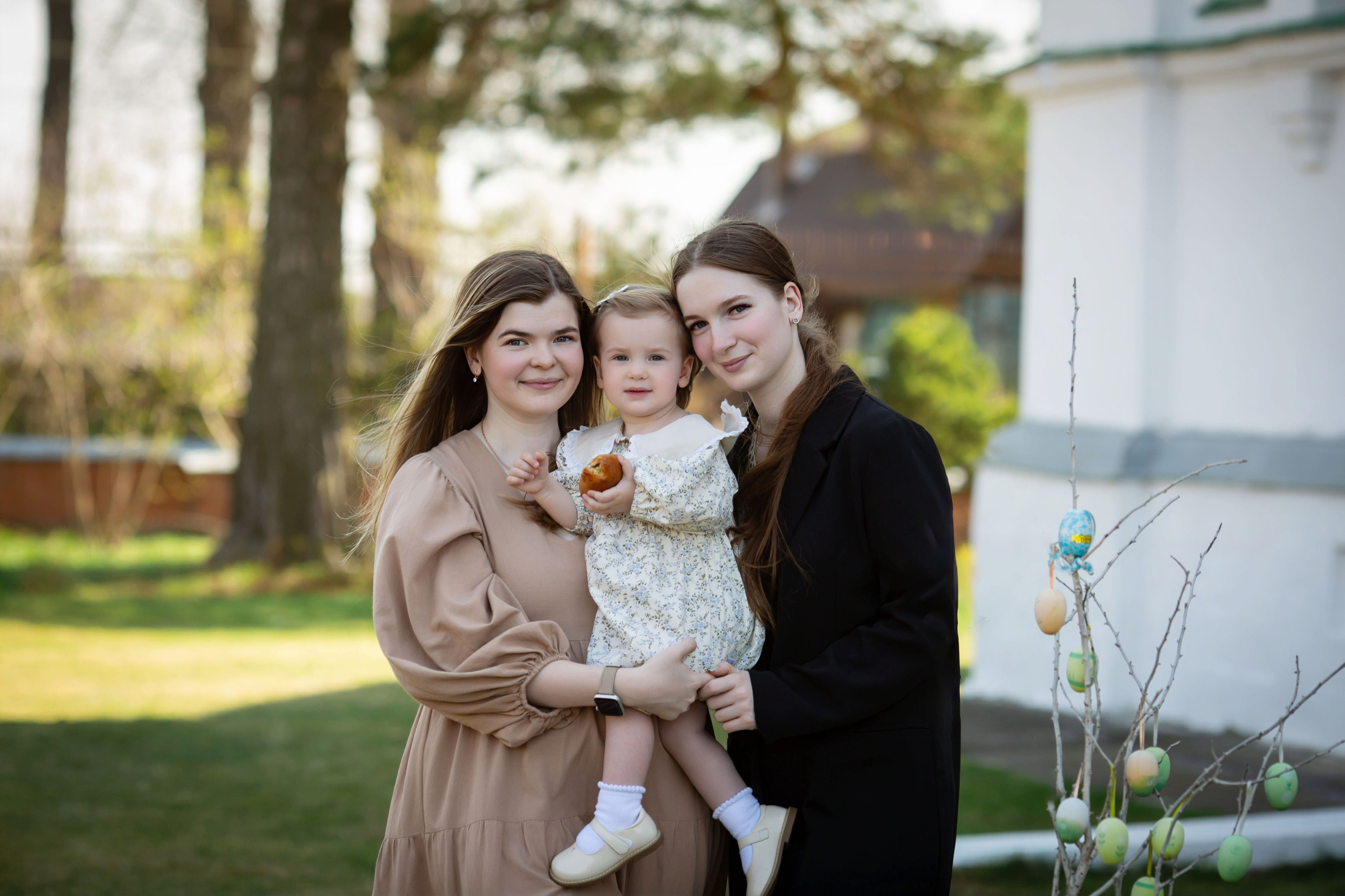 Пасха Воскресенский храм с Ашитково и ярмарка около храма. Семейный и детский фотограф Анна Петракова