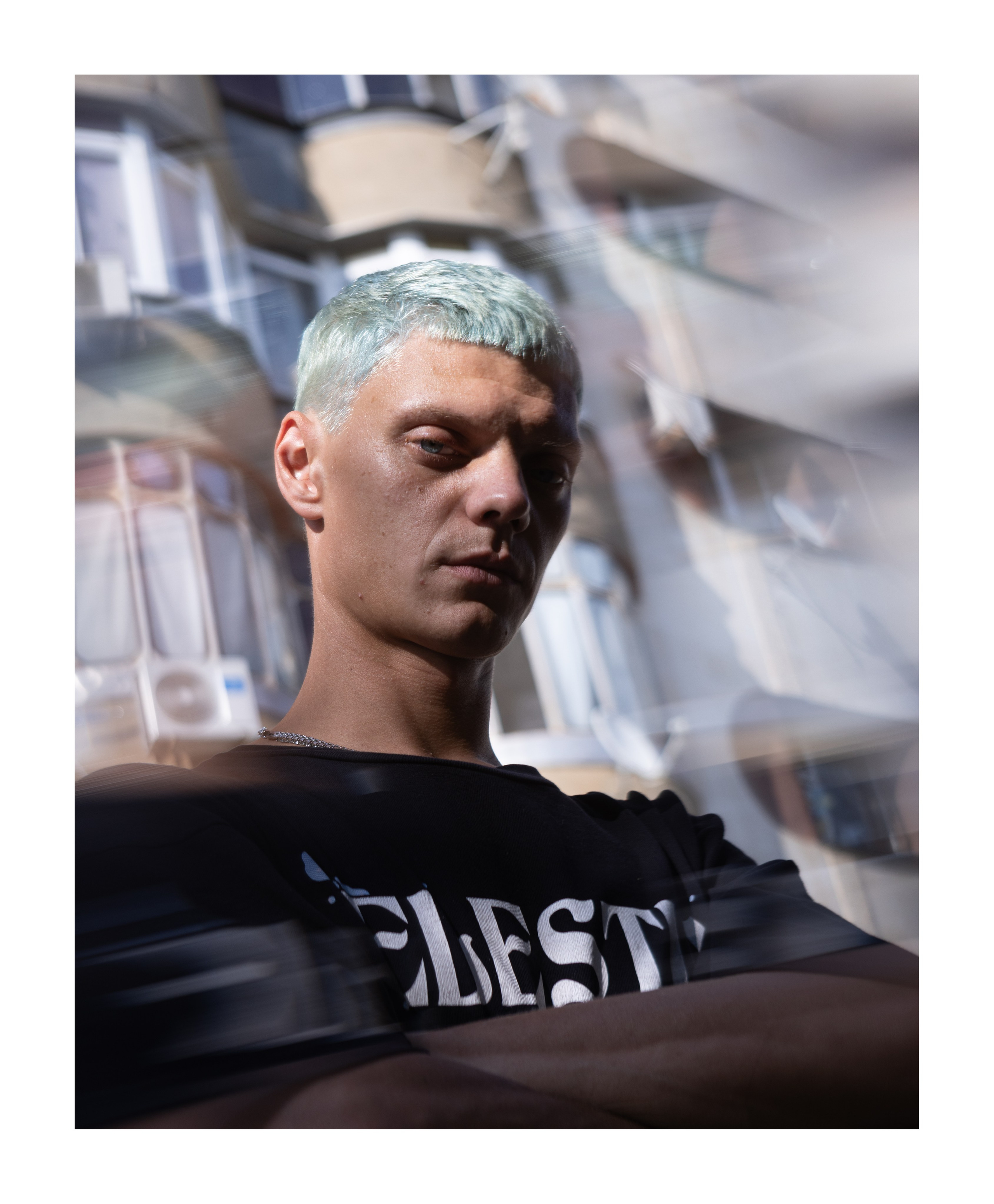 Портрет, арт .  неон, черно-белая фотография, творчество,