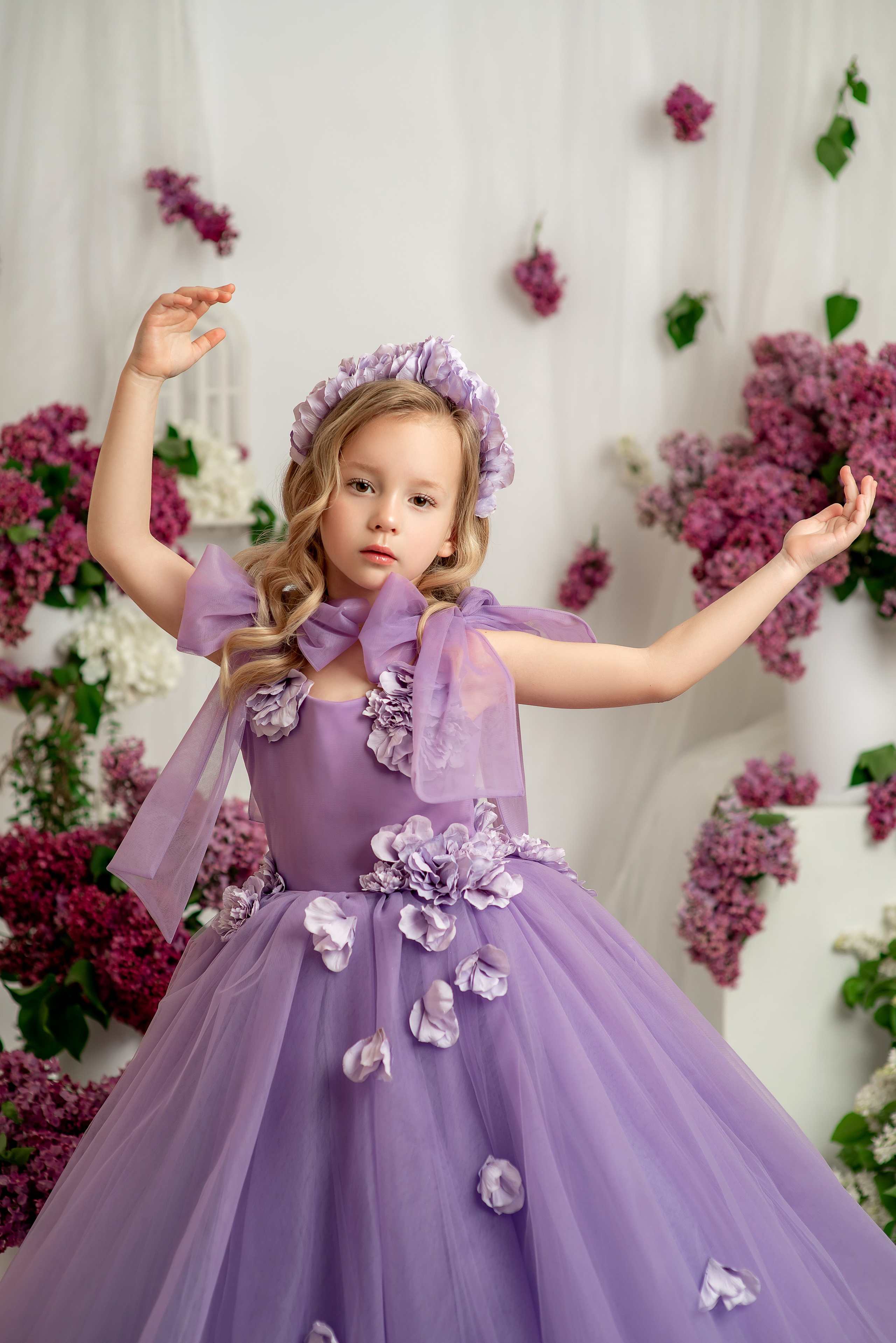 Полиночка в желтом и сиреневом платьях. Семейный и детский фотограф Наталья Горда
