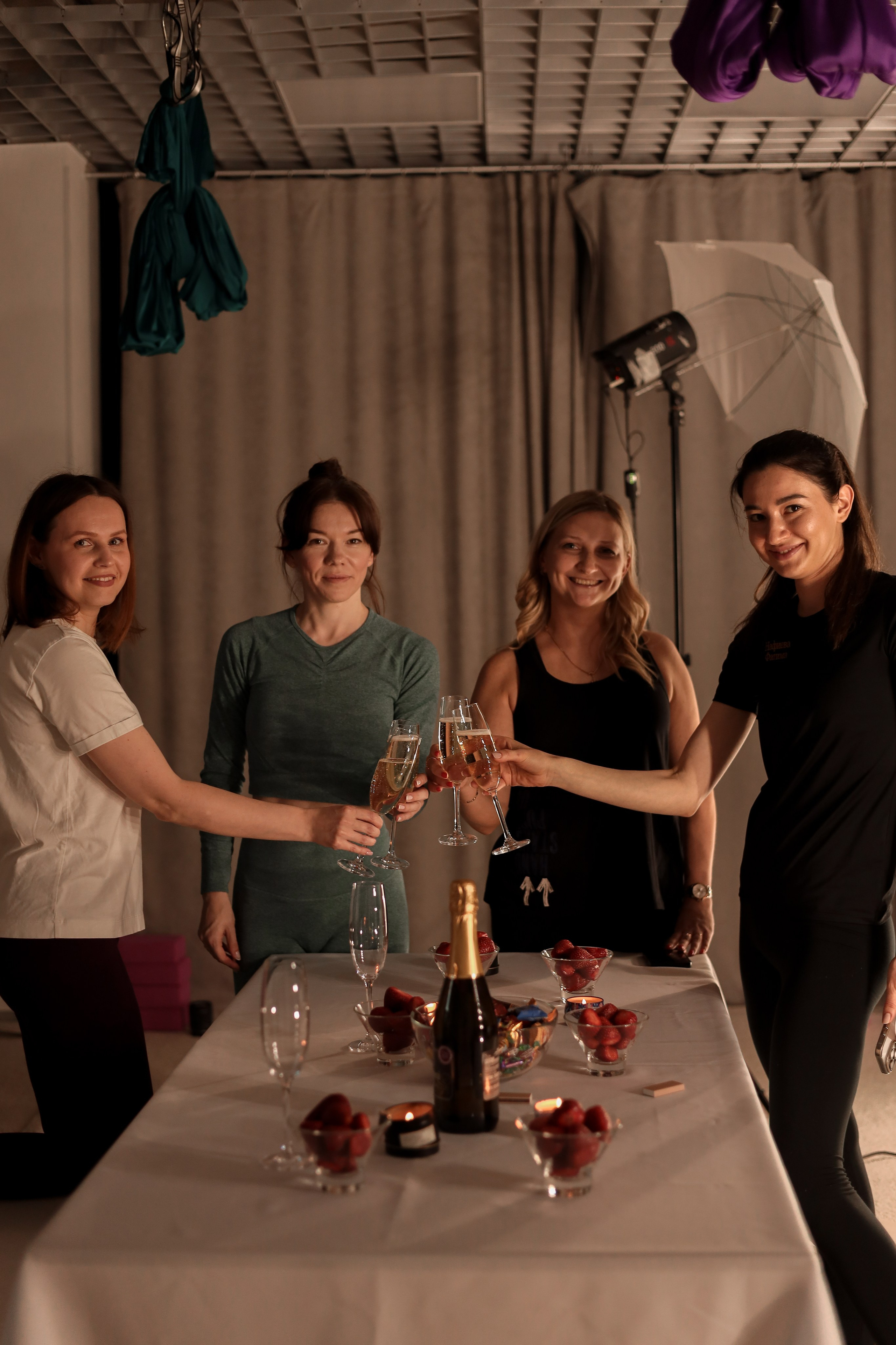 Арт-терапия + аэройога. Фотограф Надршина Лилия