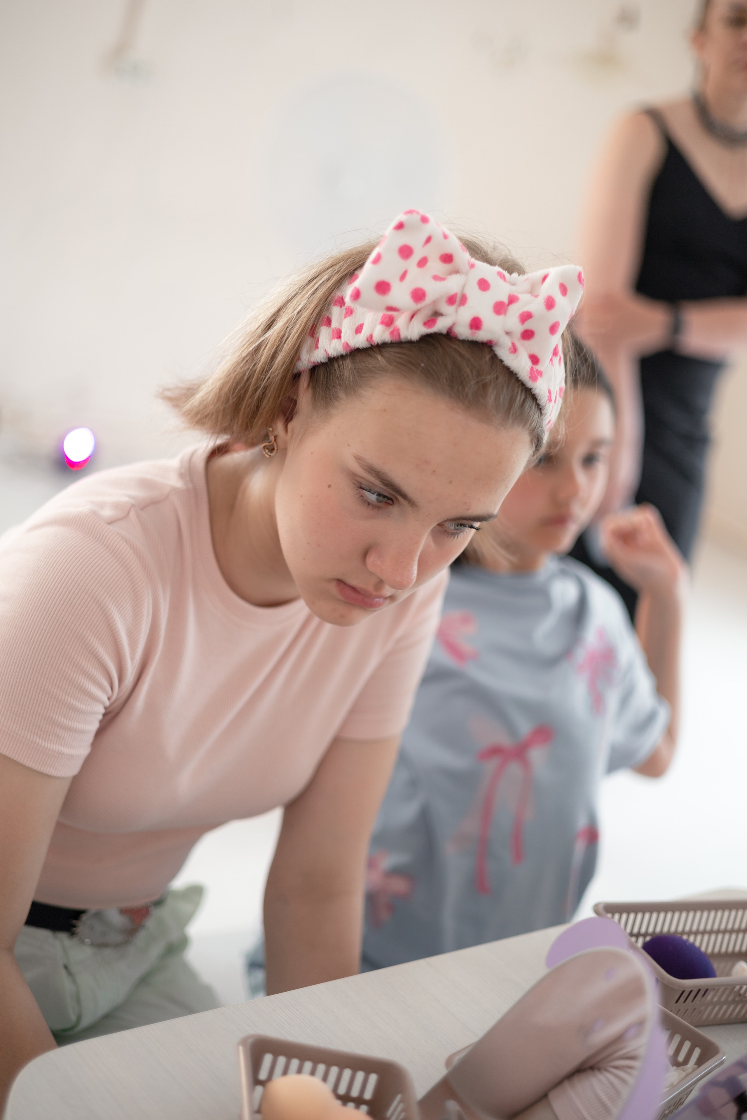 Мастер-класс макияжа на 9-й день рождения Вероники. Школа для девочек во Владивостоке — Само Совершенство