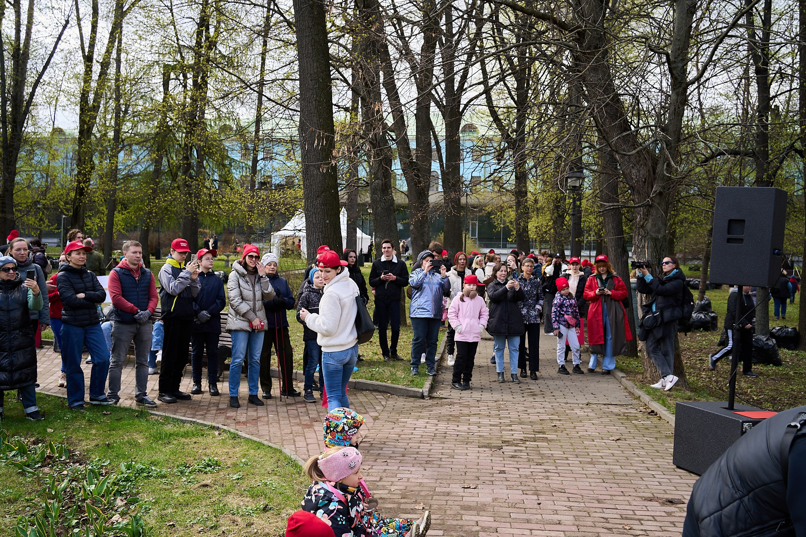 Субботник у Управления делами Мэра и Правительства Москвы. Фотограф и Видеограф в Москве. Олег Корушев
