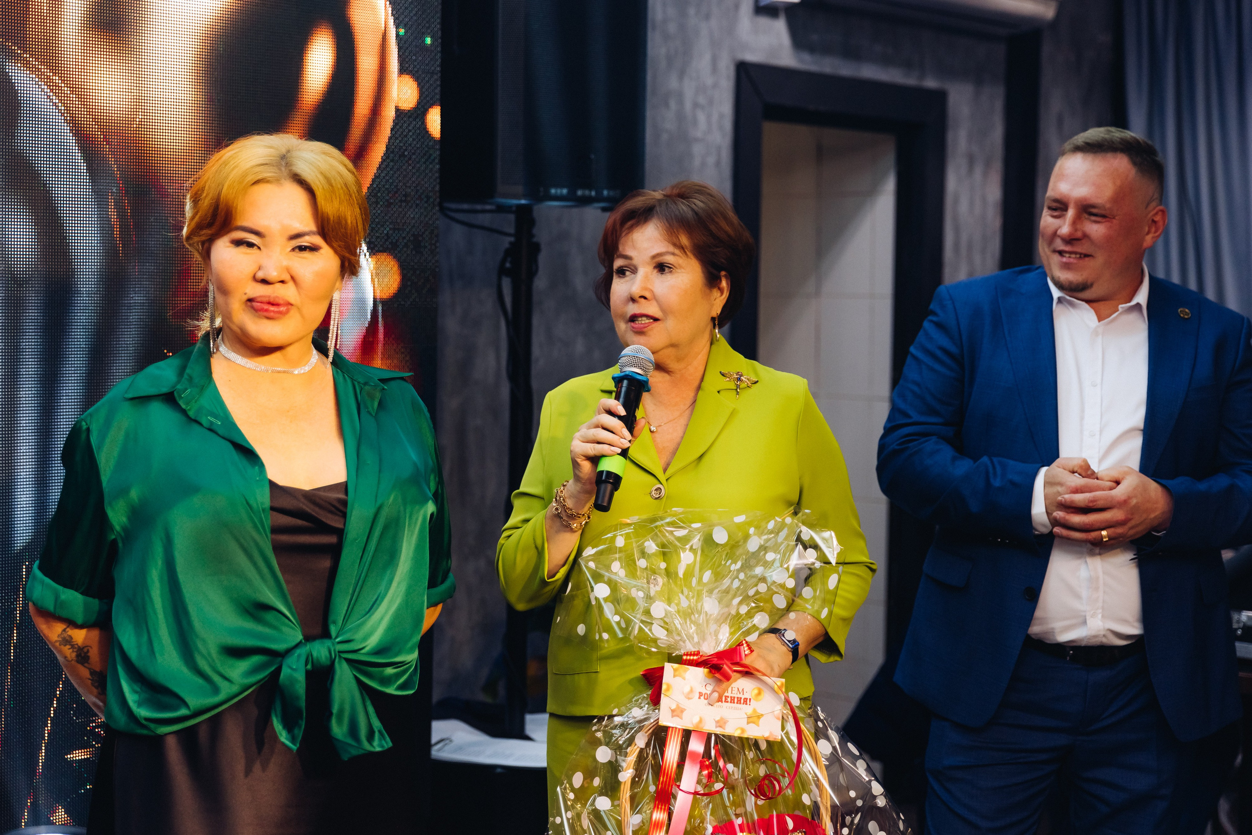 Юбилей в ресторане Вояж. Свадебный и семейный фотограф в Улан-Удэ