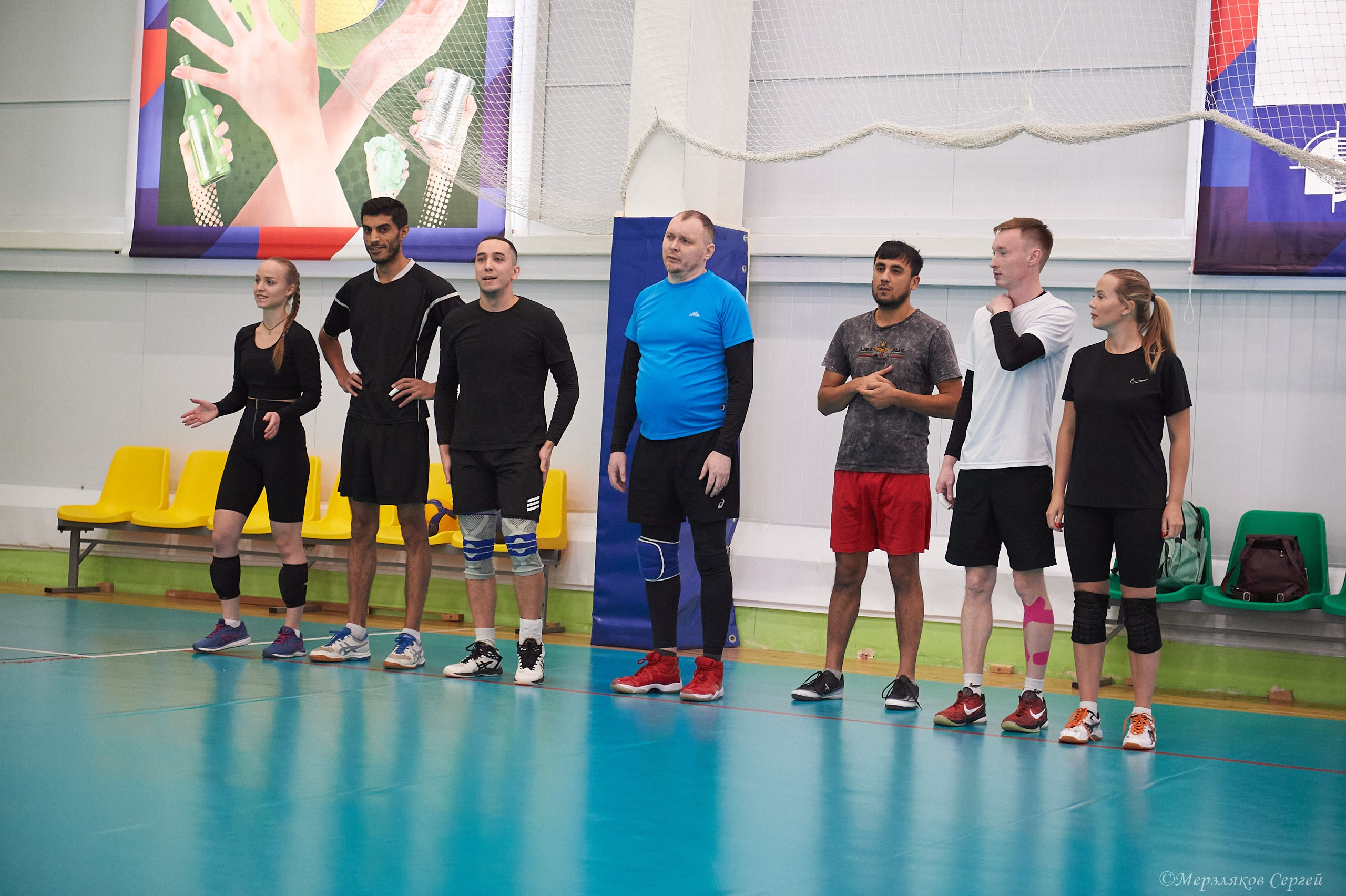 Новогодний волейбольный турнир. Ижевск. 16.12.23. Спортивный репортажный фотограф в Ижевске Сергей Мерзляков