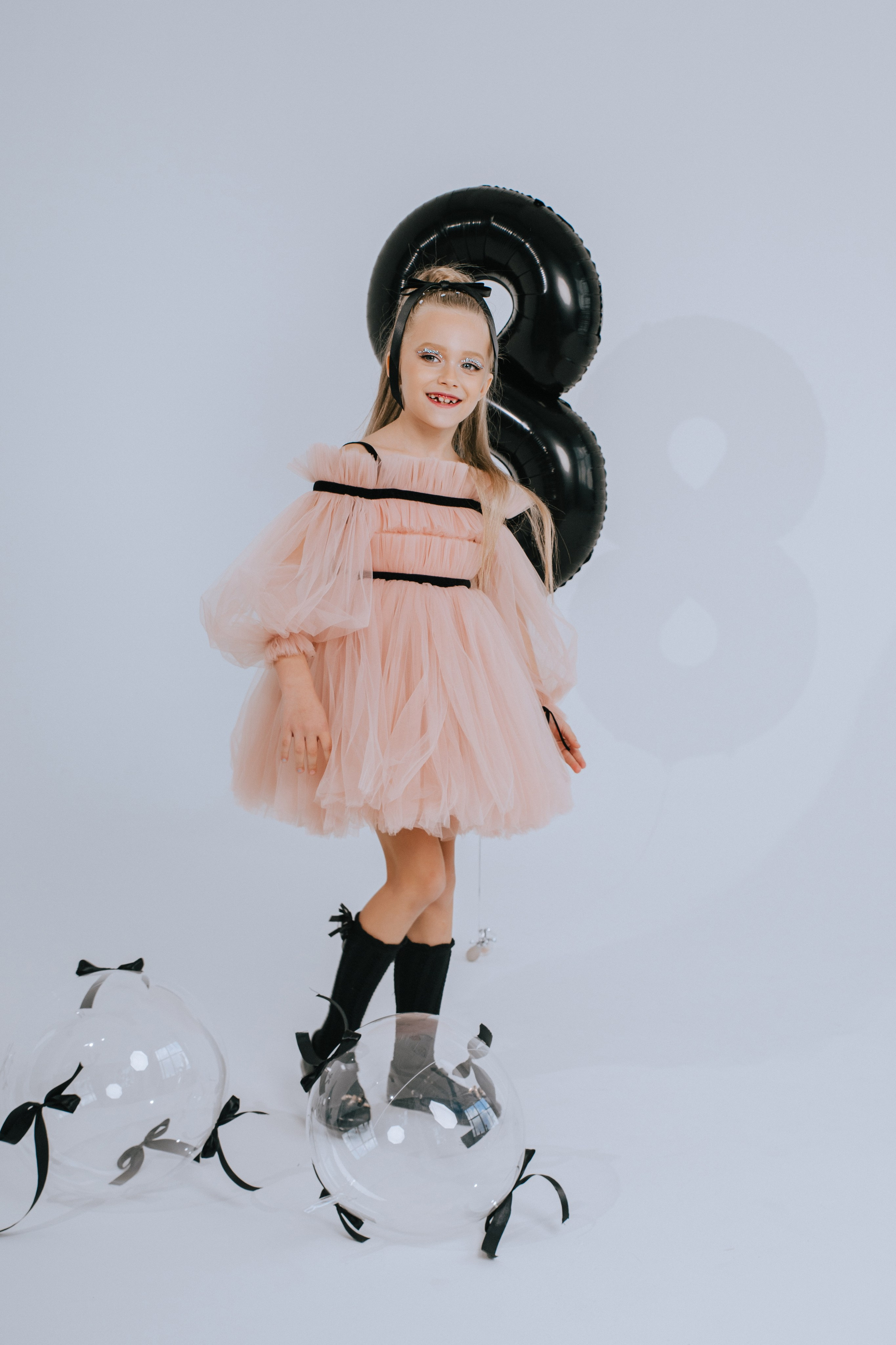 Мира. Фотограф Ярмишко Дарья. Выпускные фотокниги