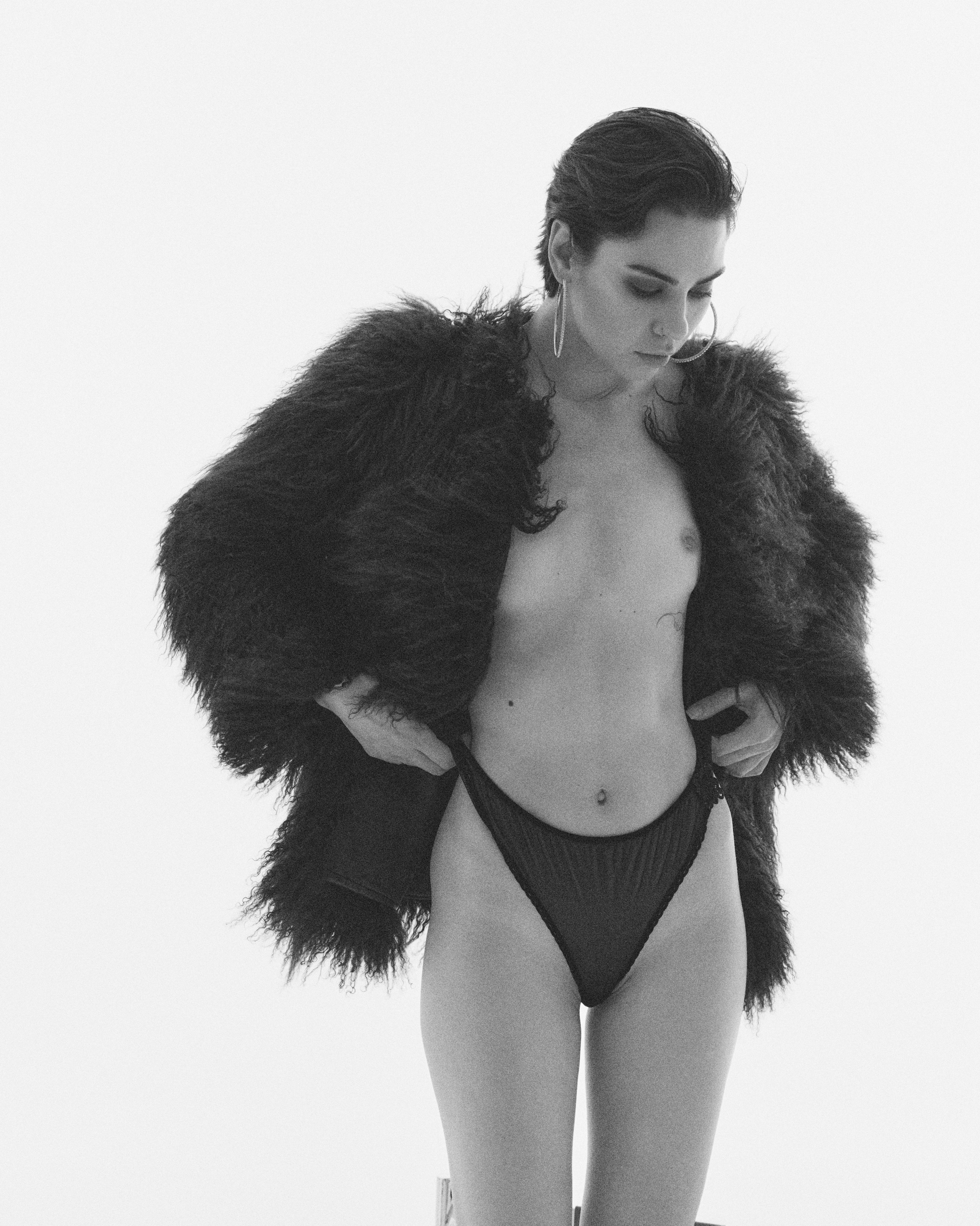 Регина. Z H U R A V L E V