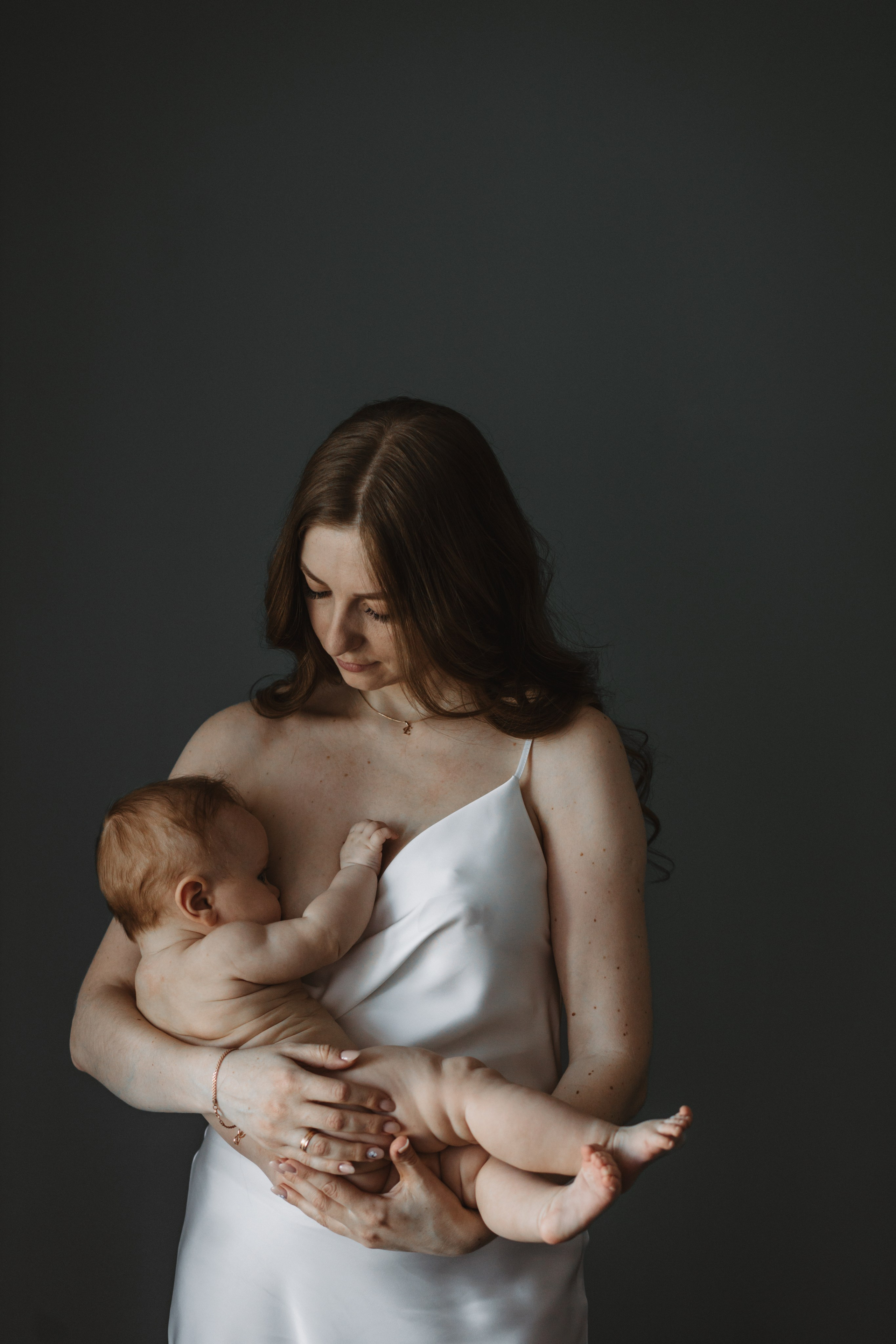 Мама дочки. Фотограф Новый Уренгой I Ньюборн I Фотограф материнства I ЯНАО